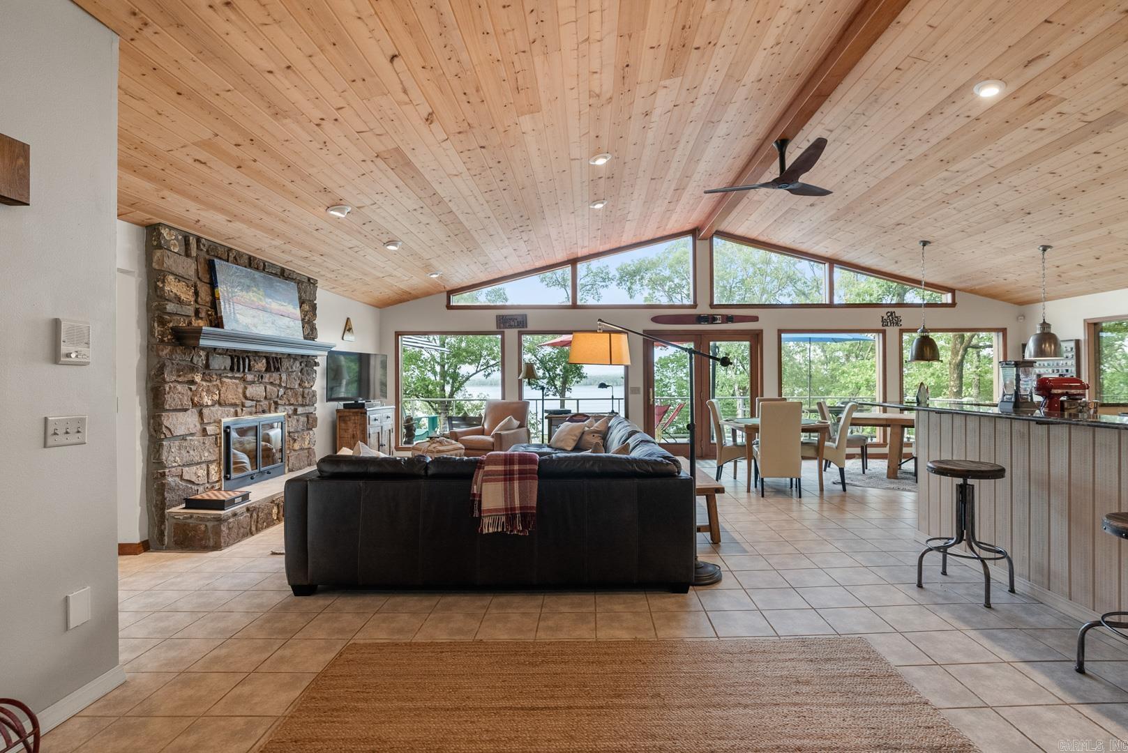 Diamond Bluff Lakefront - Residential