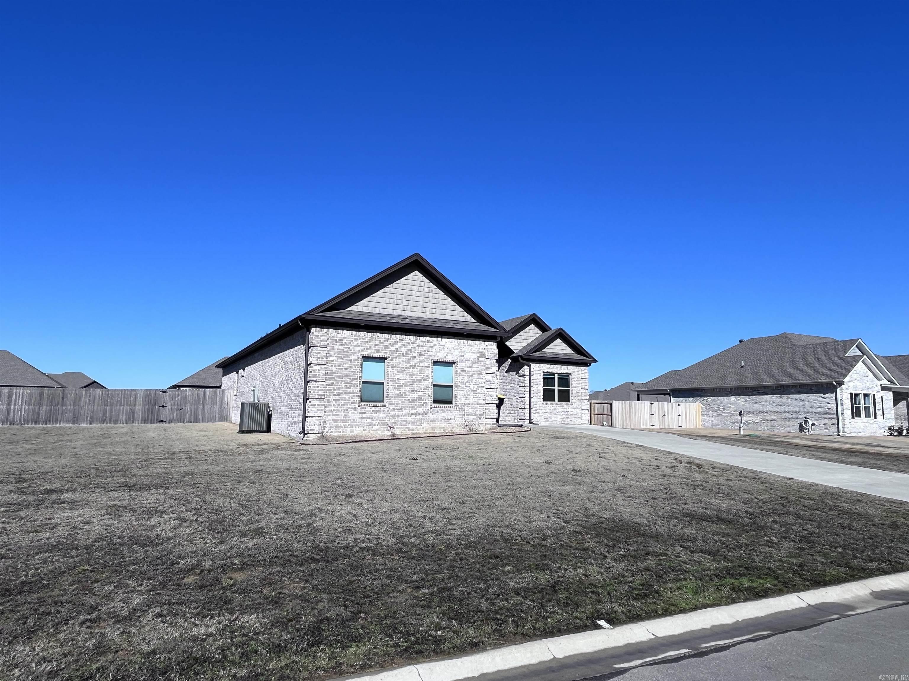 MOUNT TABOR ESTATES - Residential Lease