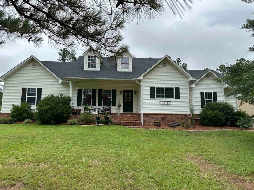 3/2 with shop and pool.