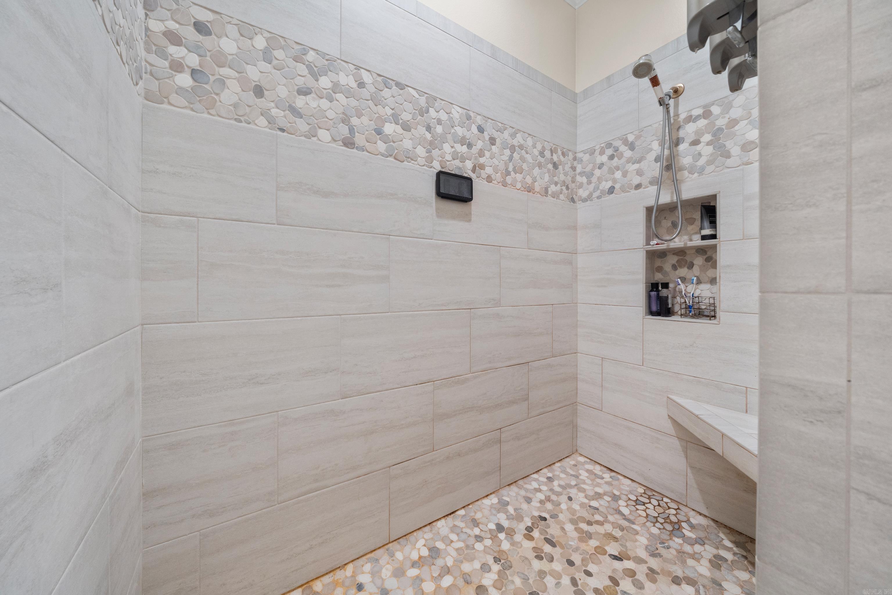 ARLINGTON PARK - Residential