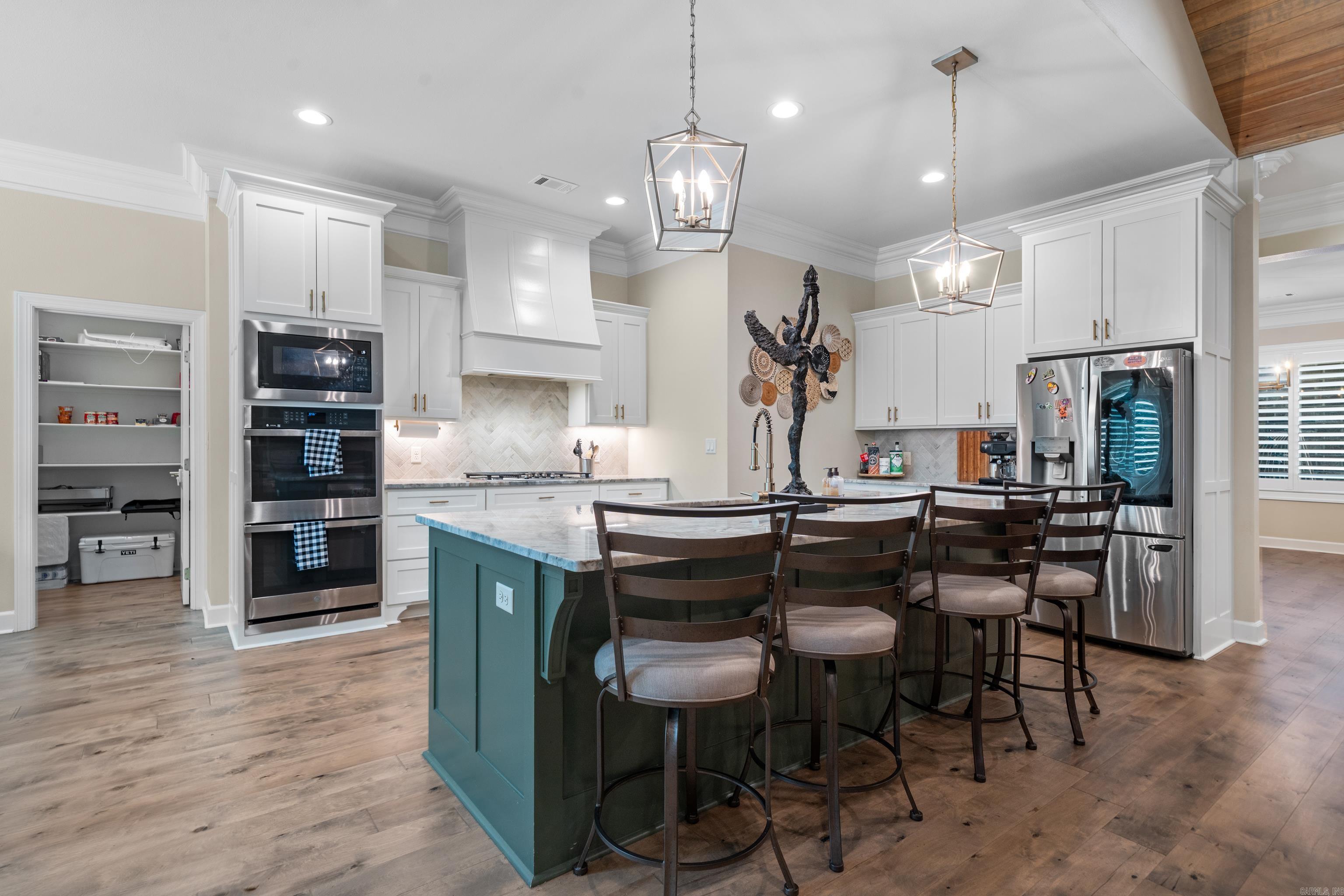 ARLINGTON PARK - Residential