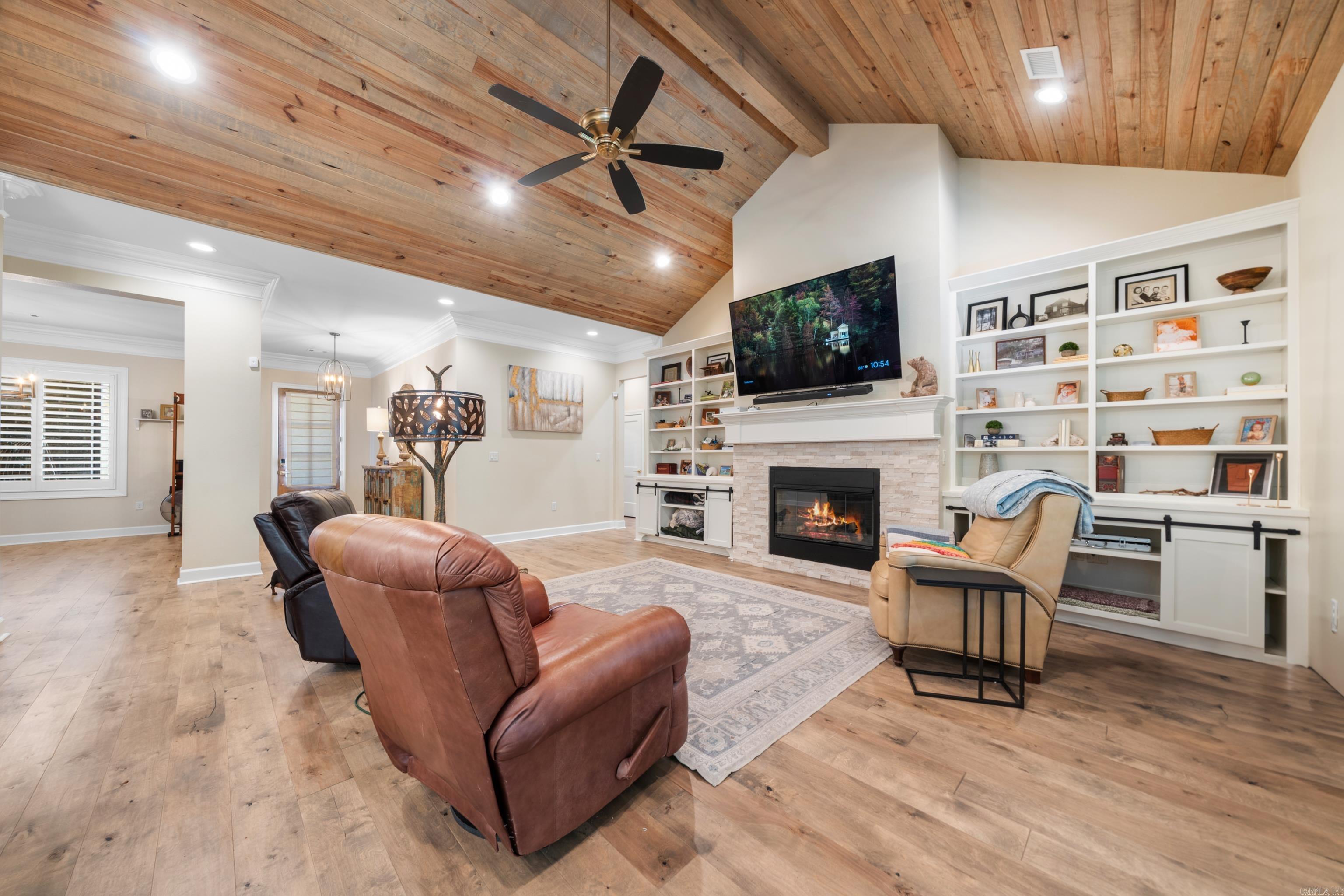 ARLINGTON PARK - Residential