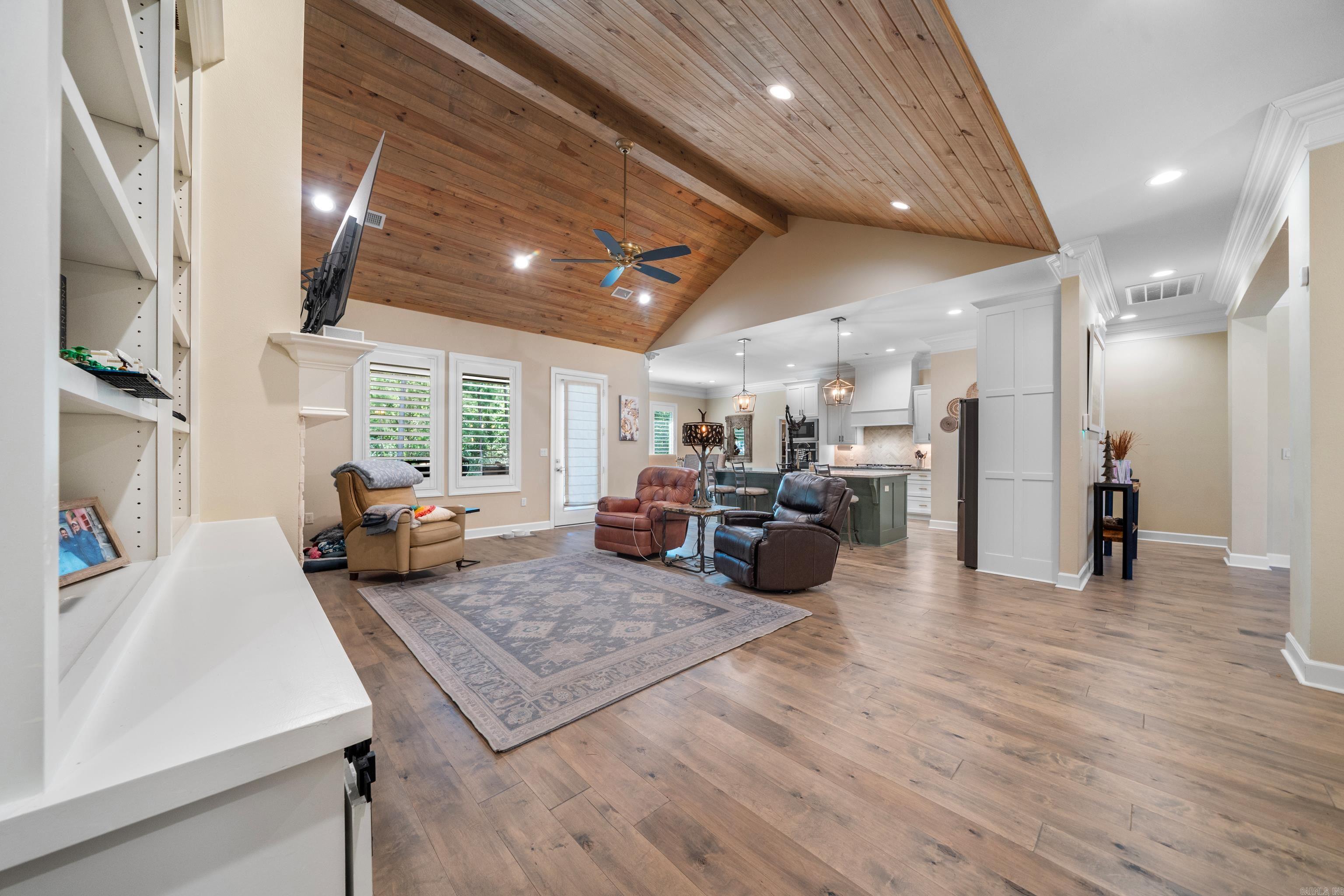 ARLINGTON PARK - Residential