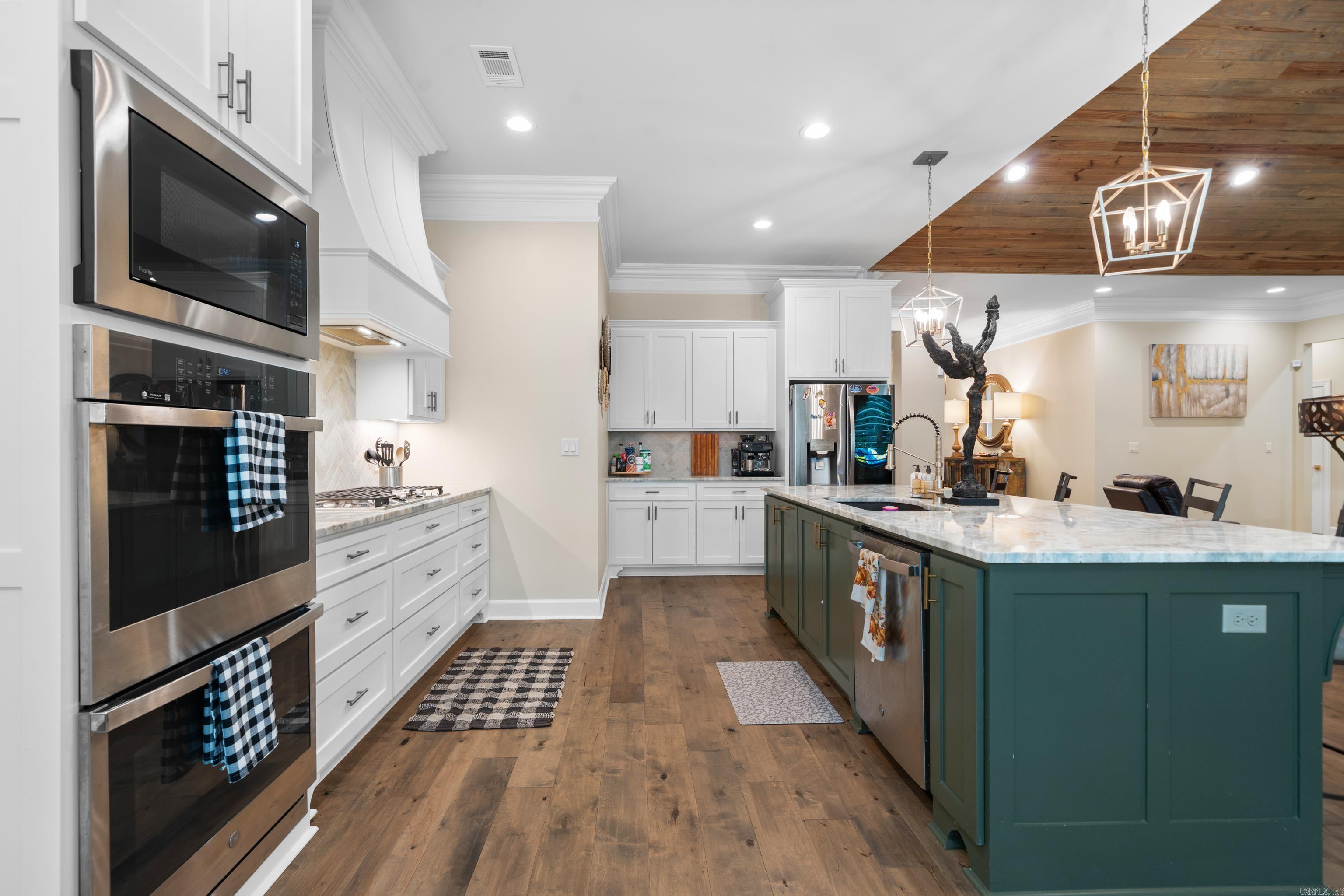 ARLINGTON PARK - Residential