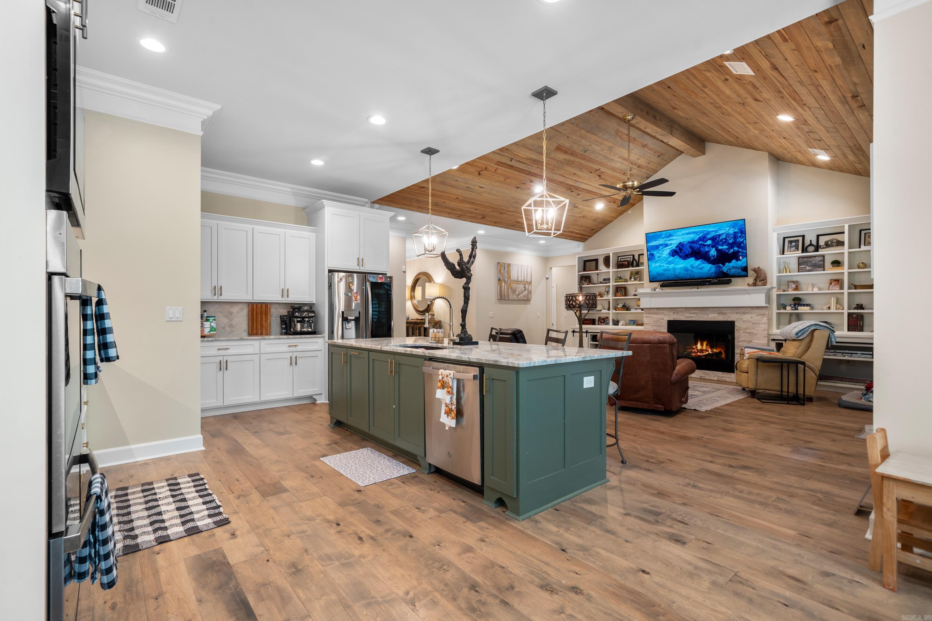 ARLINGTON PARK - Residential