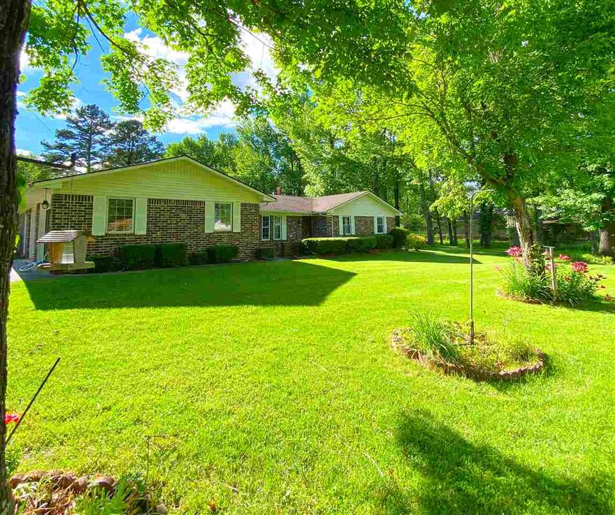 Just in time for summer. This 3 bed, 2 bath home has underground pool for all your summer gatherings with a large yard fully fenced.  This Family home is in the heart of Clinton, 5 mins from Walmart & Ozark Medical Center.   This family home has room for everyone & all the outdoor space made for your family & friends!  Quite neighborhood & quite neighbors make this home perfect for your Family!  Home may qualify for 0% down or 3.5% down through USDA (RD), VA or FHA Home Loans, Contact us today for more info