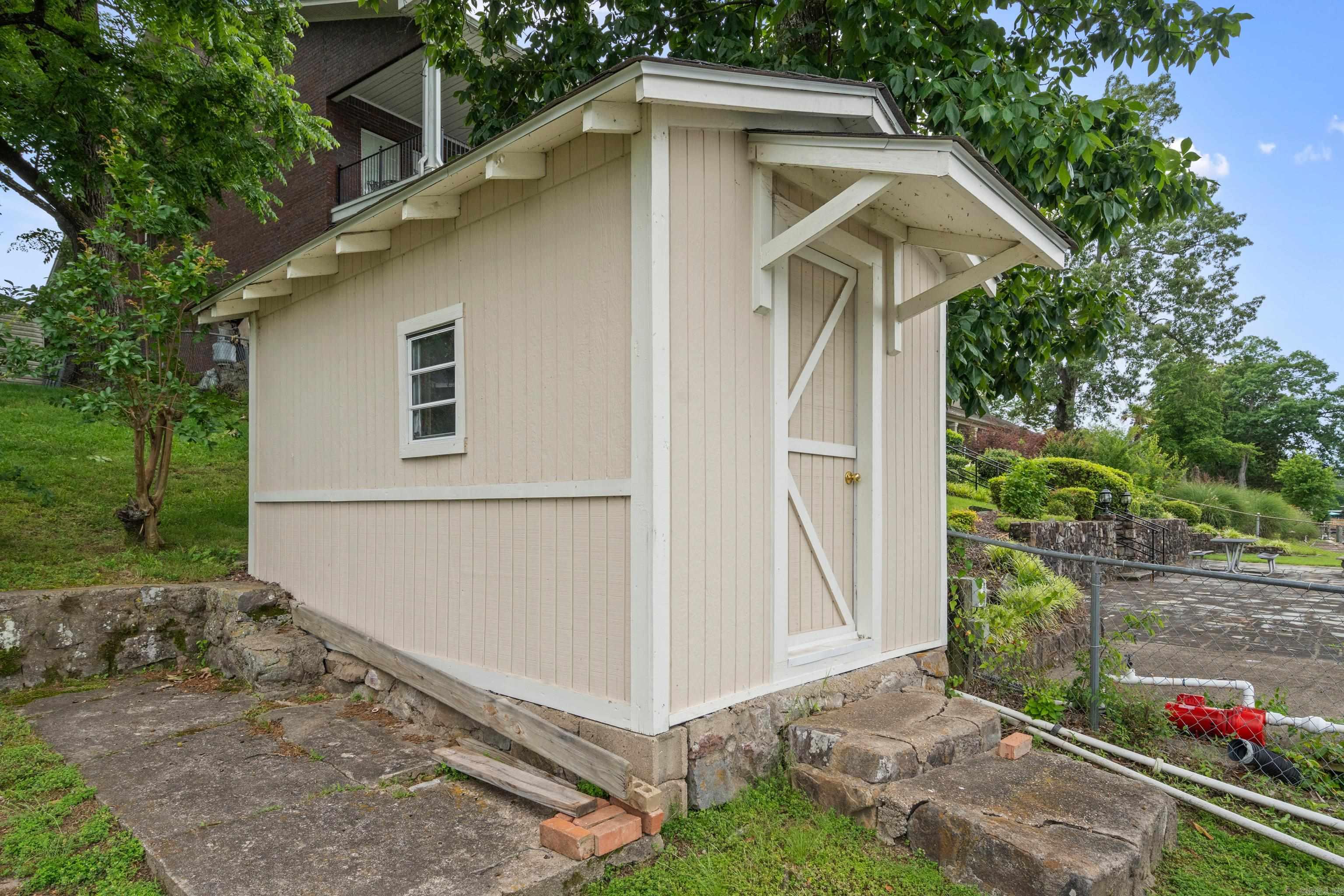 CLIFTON LAKE ADDITION - Residential