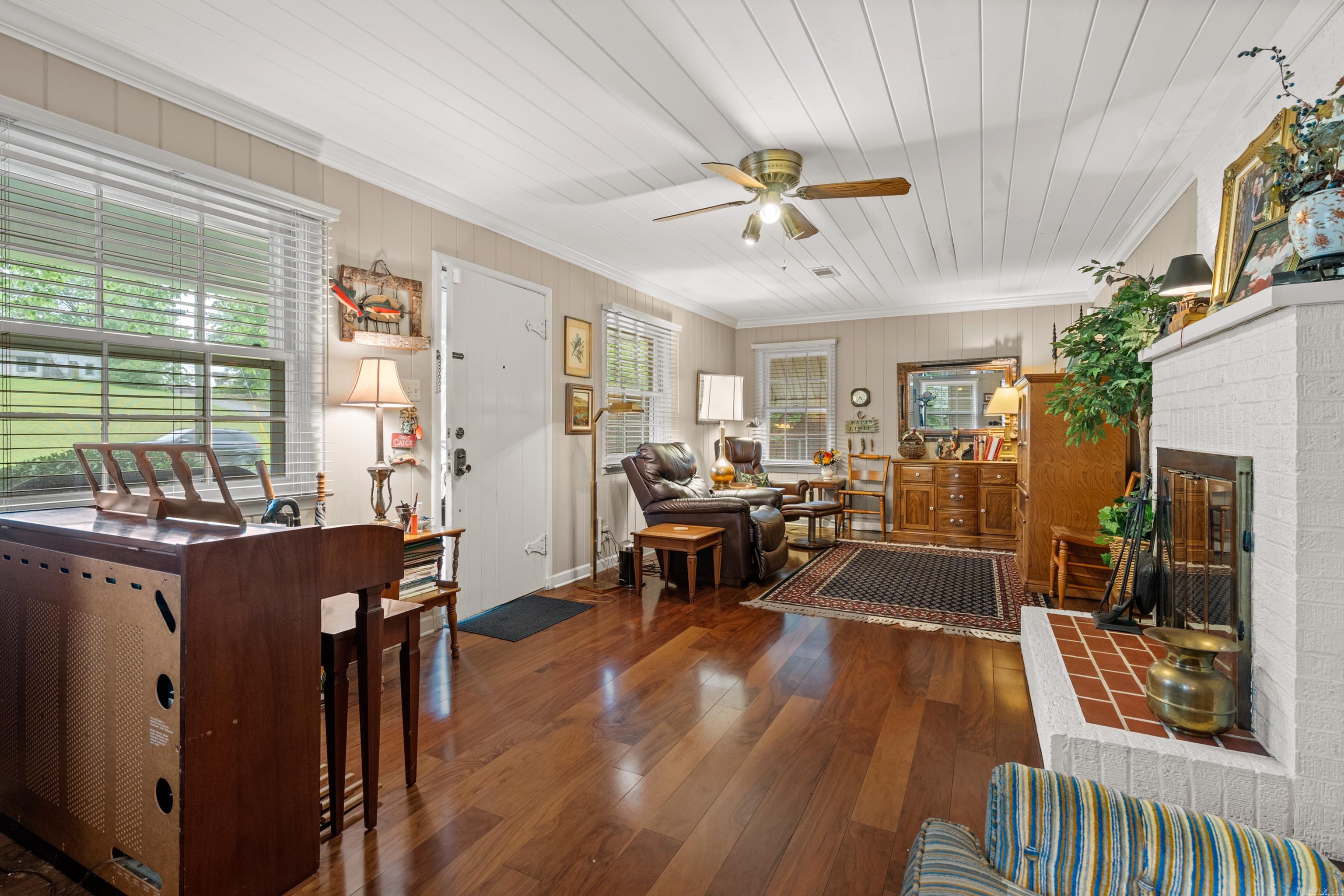 CLIFTON LAKE ADDITION - Residential