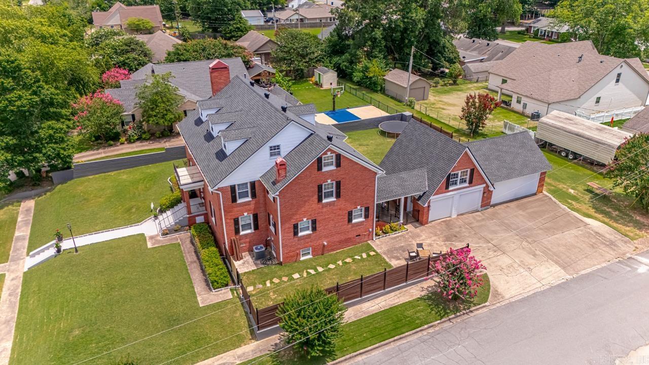BRENTWOOD - Residential