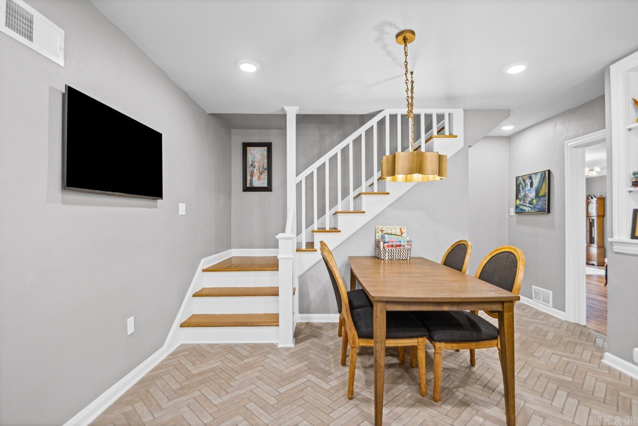 BRENTWOOD - Residential