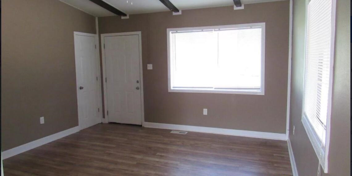 Earl Lakeside - Residential Lease