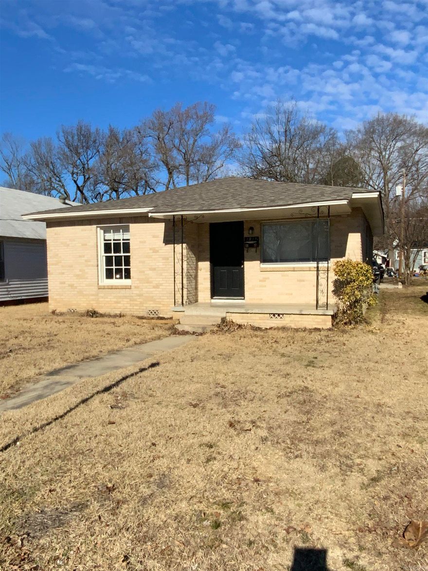 Great 2BD in North Little Rock that is currently being remodeled. New paint and flooring throughout. The lease for this property is for 2 years with a 3% increase after the first year. Income has to be 3x the amount of rent unless you have a housing voucher.   **ALL PROPERTIES MAY NOT BE MOVE-IN READY**