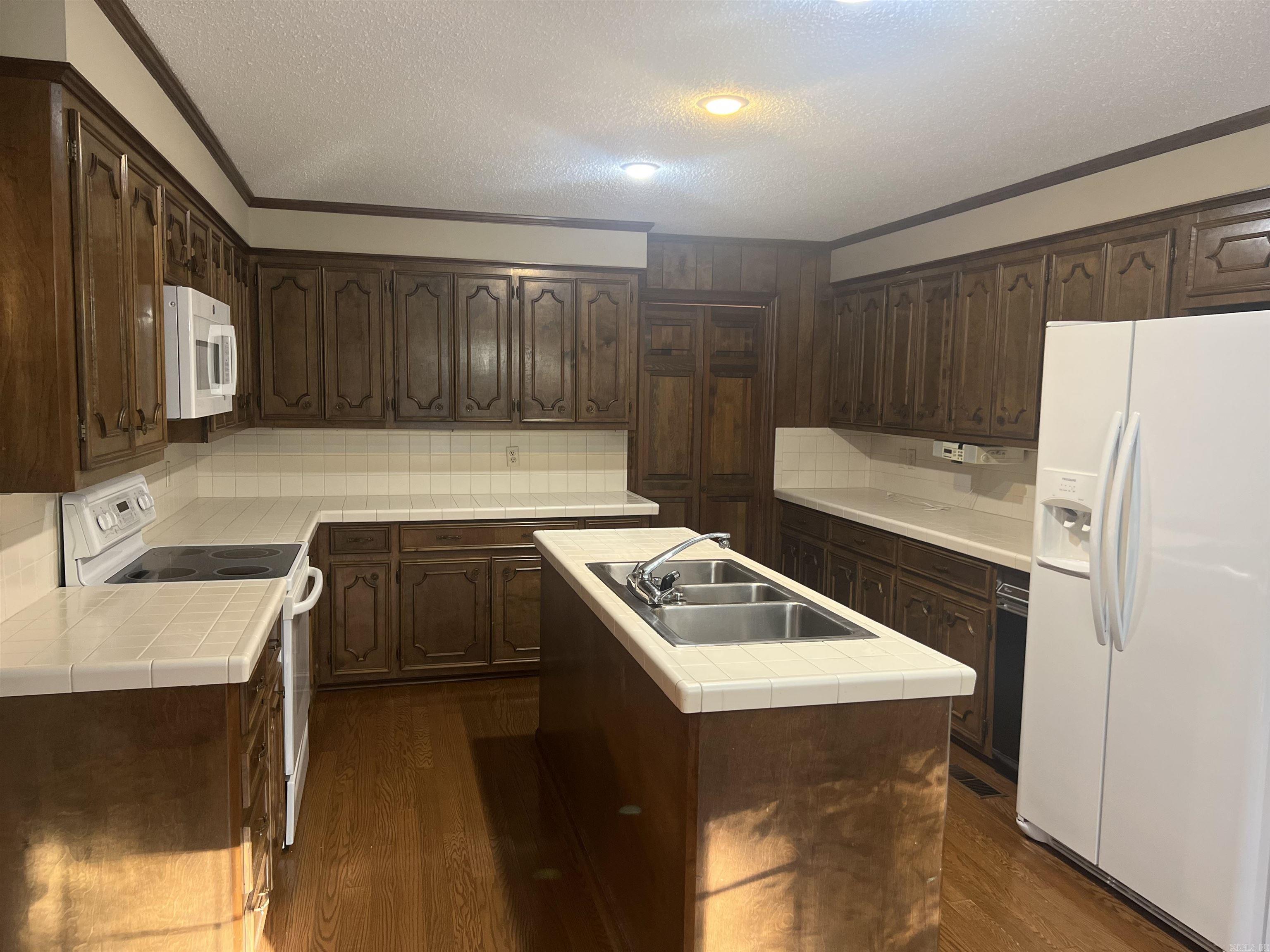 PLEASANT VALLEY - Residential