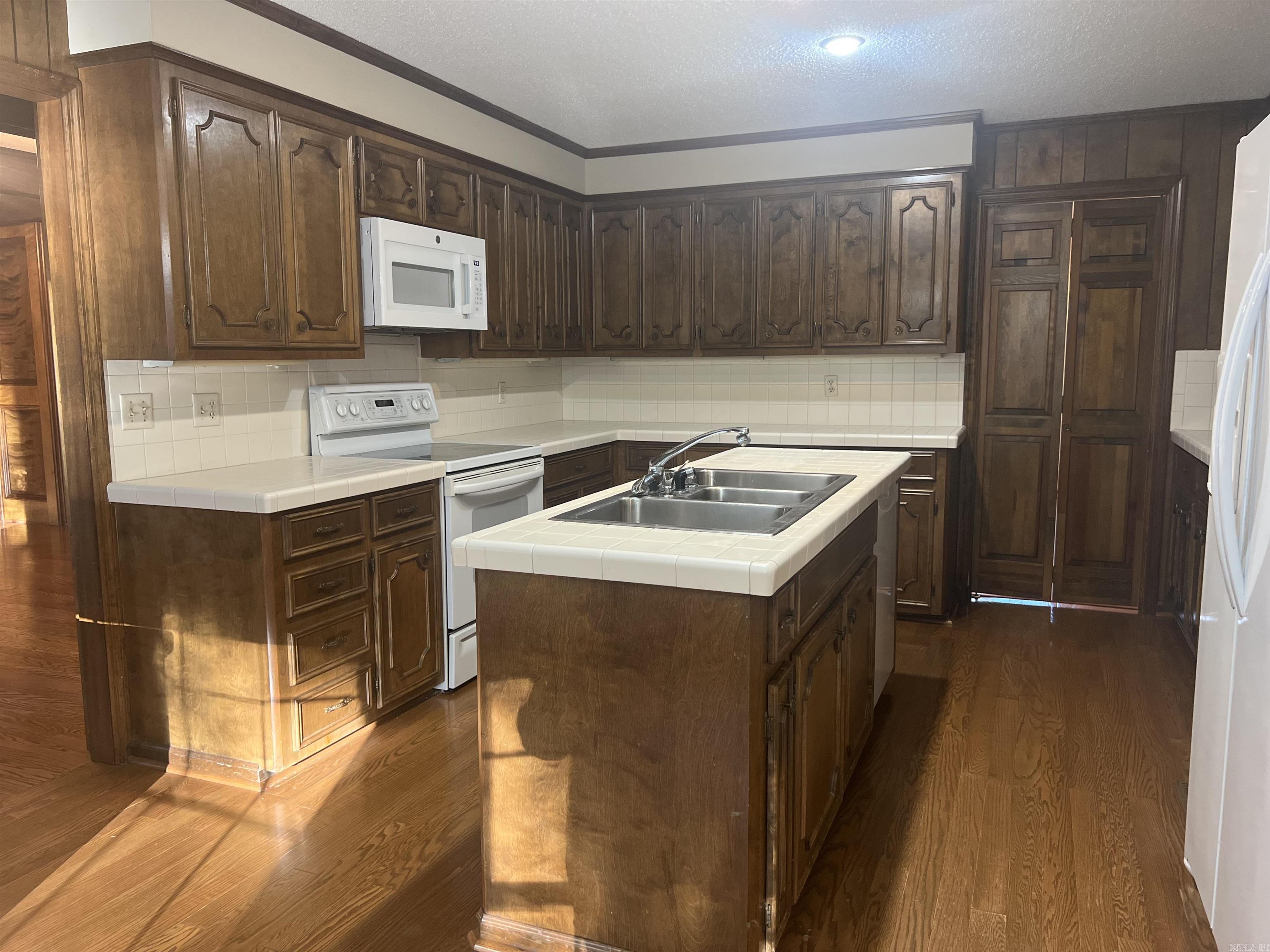 PLEASANT VALLEY - Residential