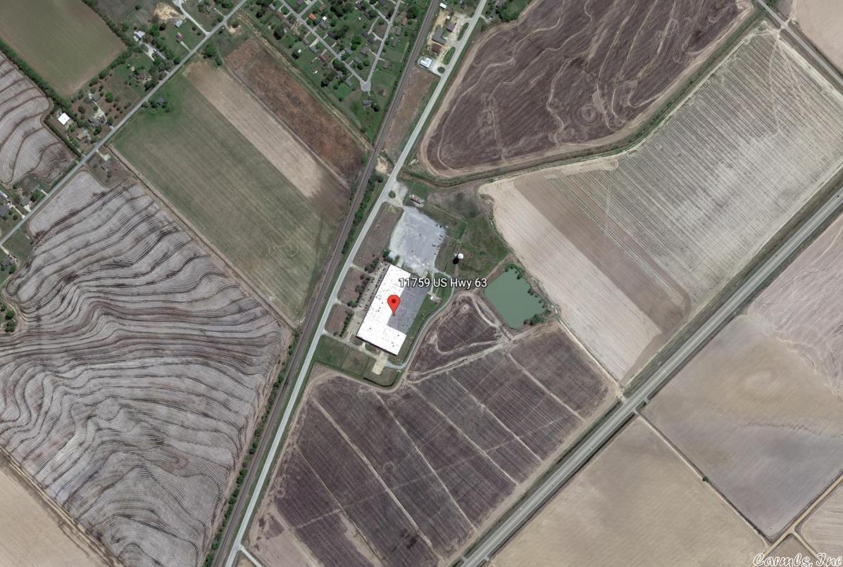 Great warehouse and show room space for owner investment.