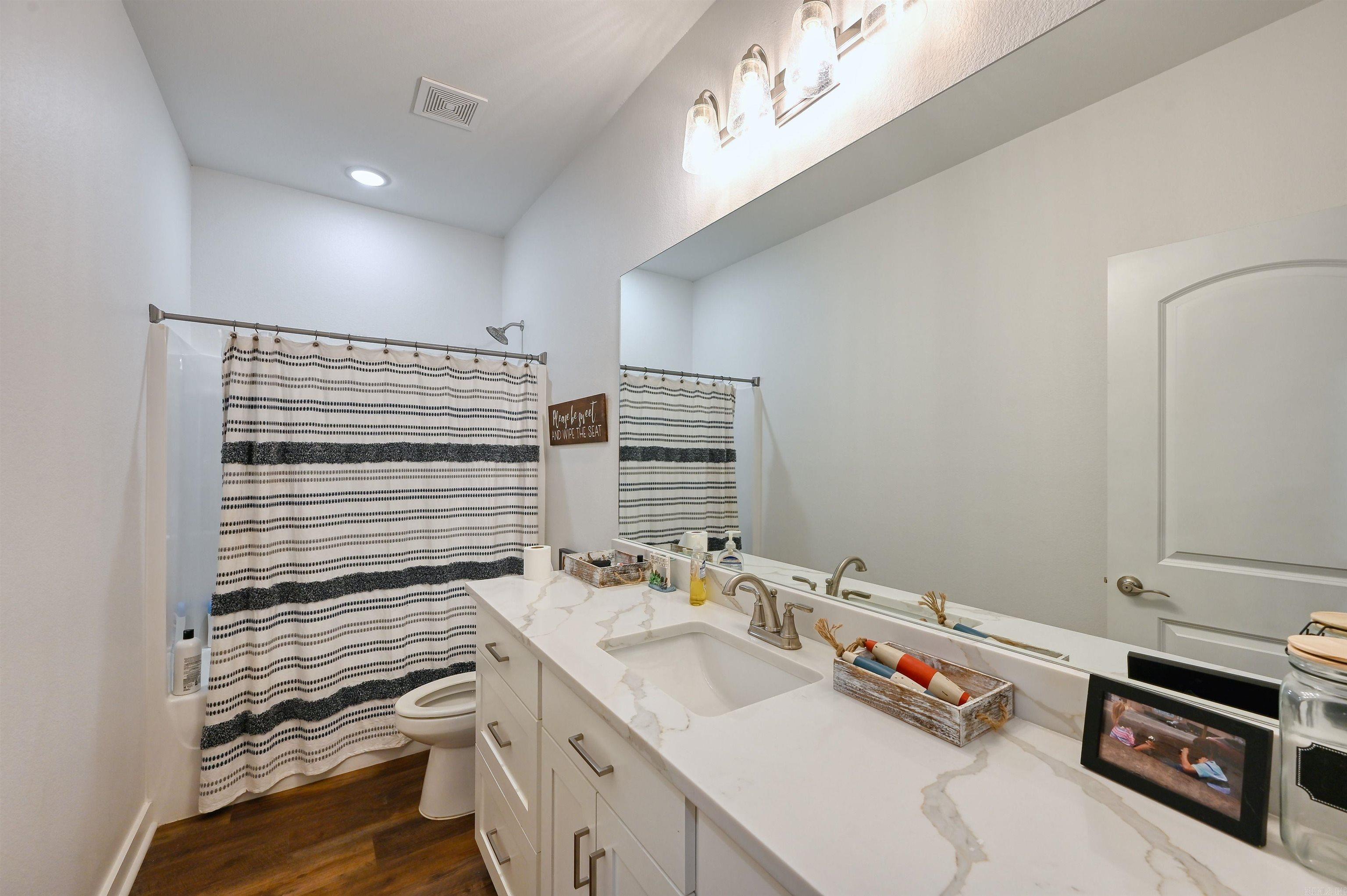 Lakeside Gardens - Residential