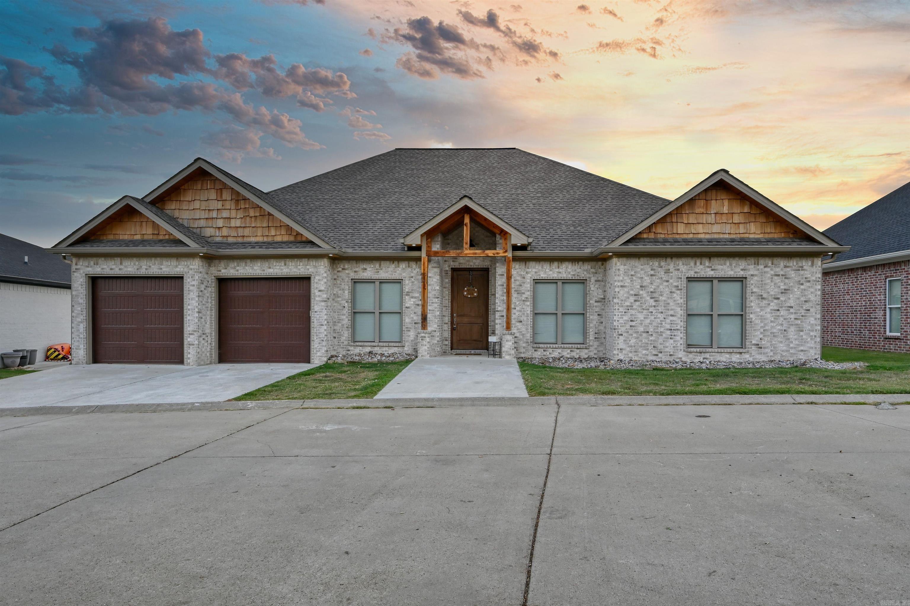 Lakeside Gardens - Residential