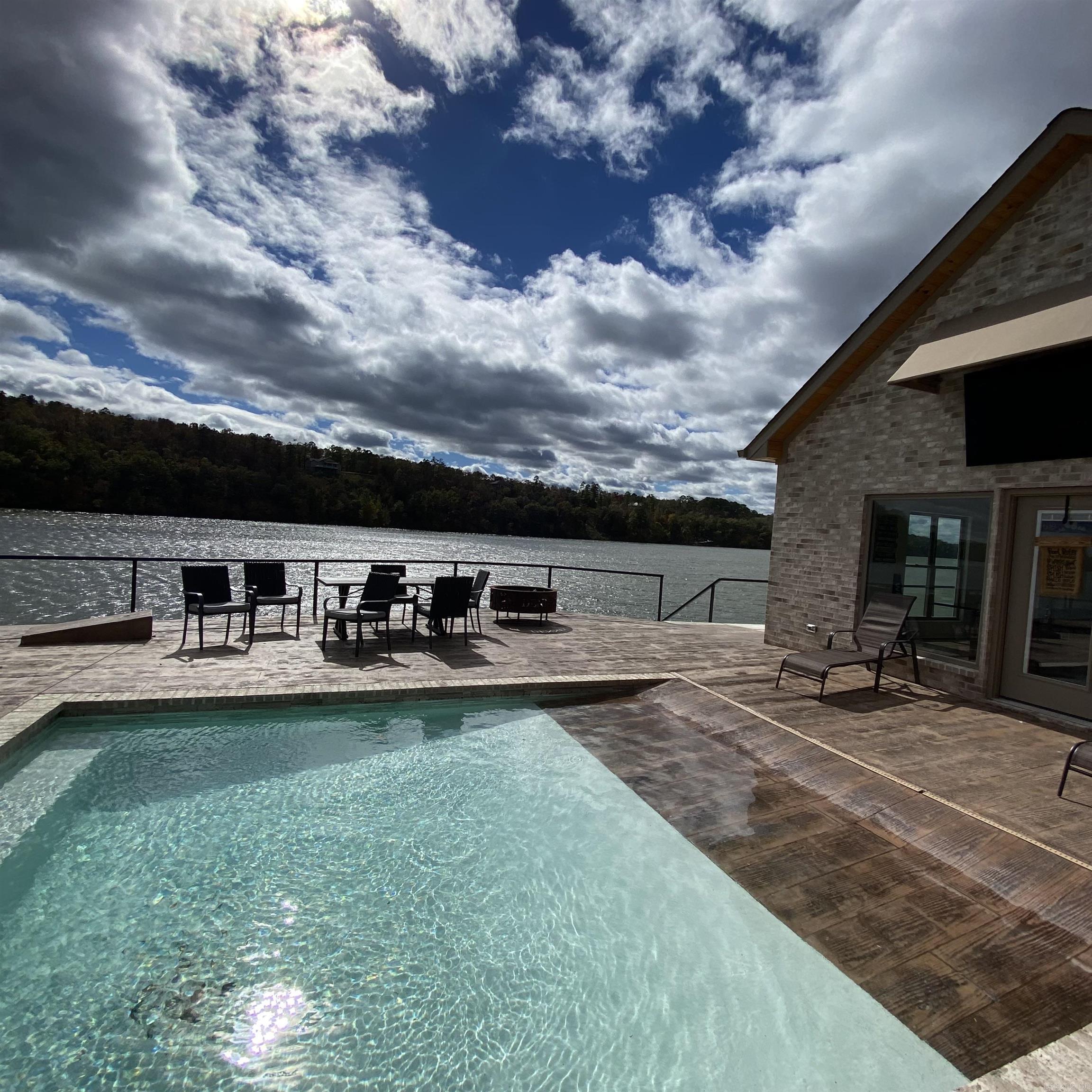 Lakeside Gardens - Residential