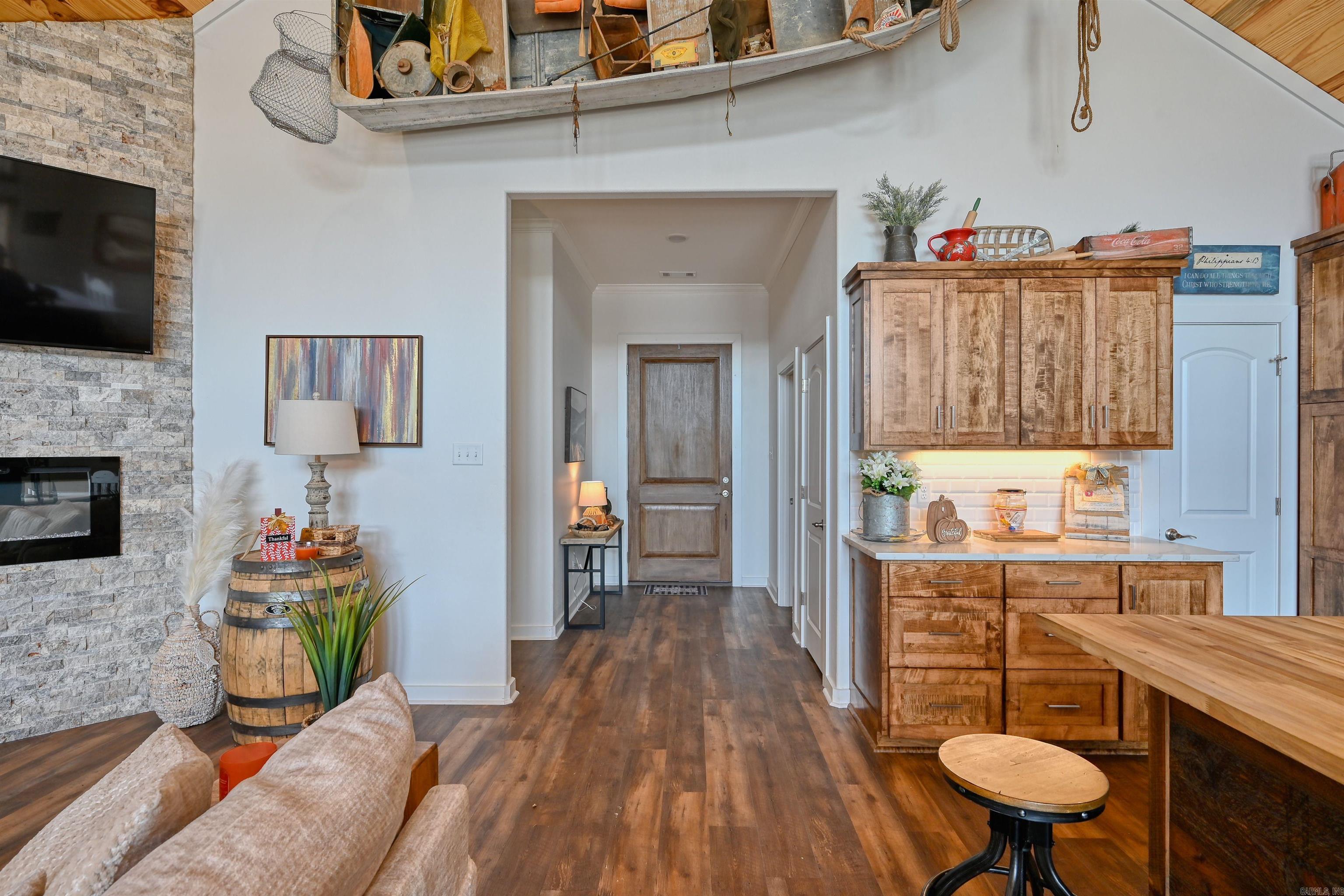 Lakeside Gardens - Residential