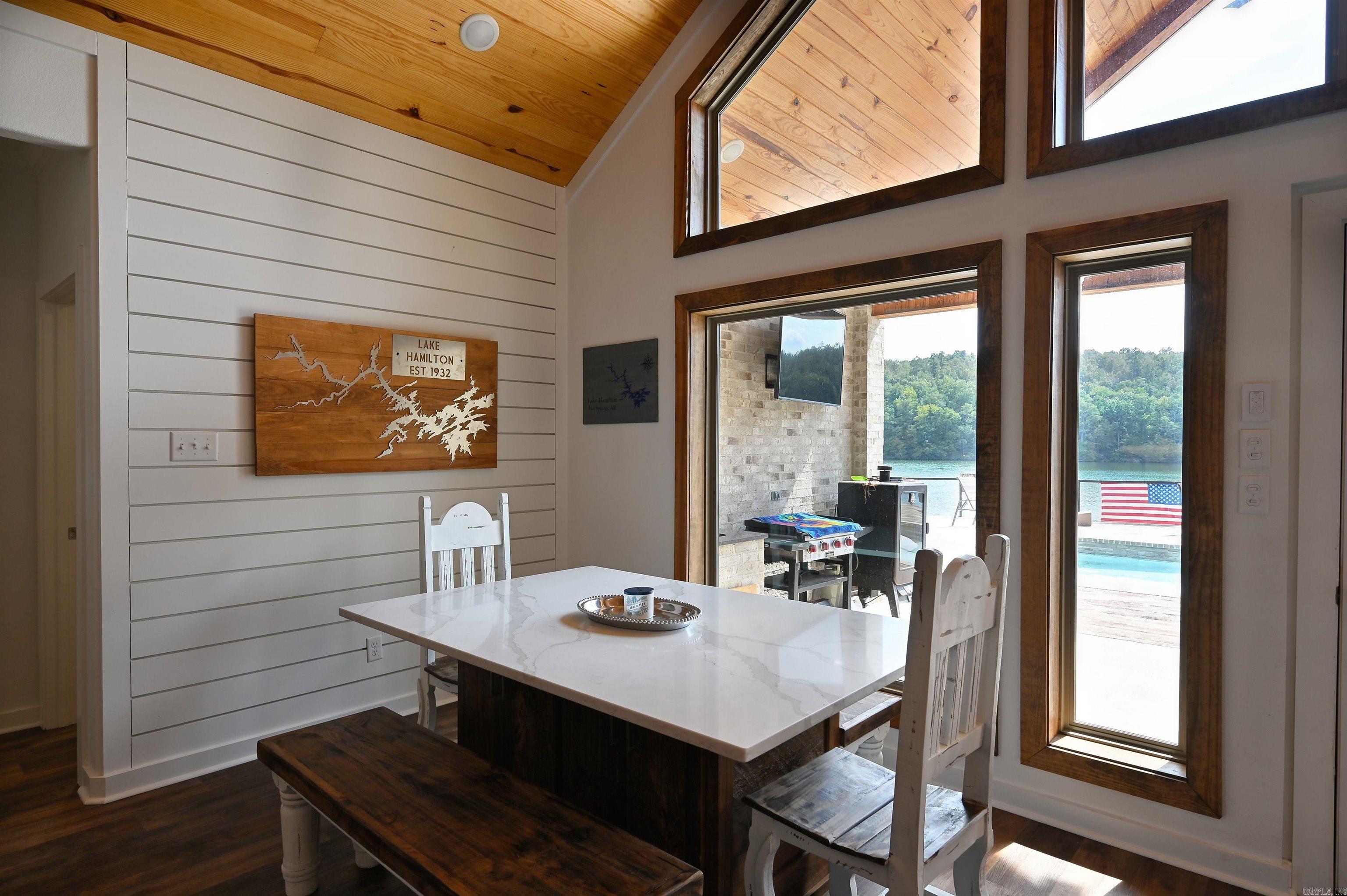 Lakeside Gardens - Residential