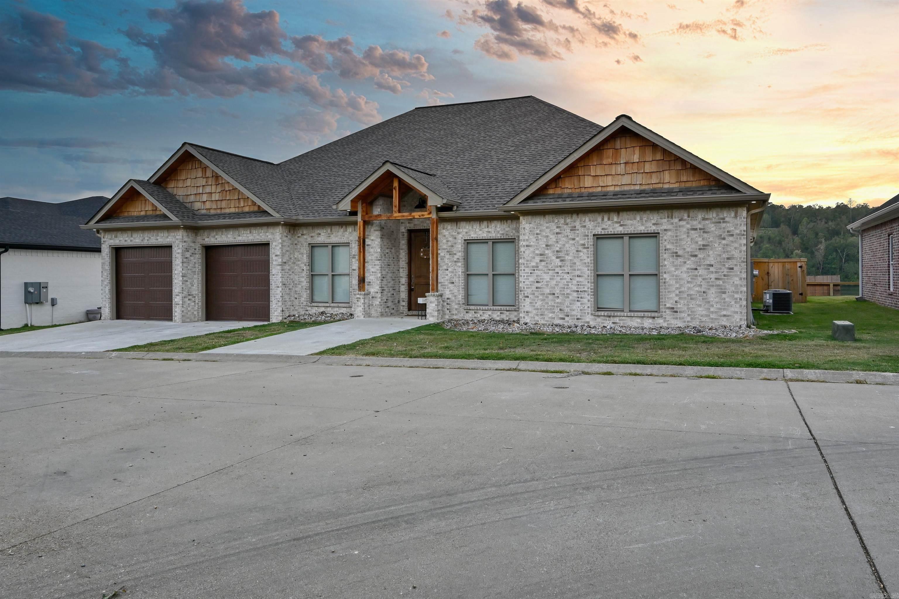 Lakeside Gardens - Residential