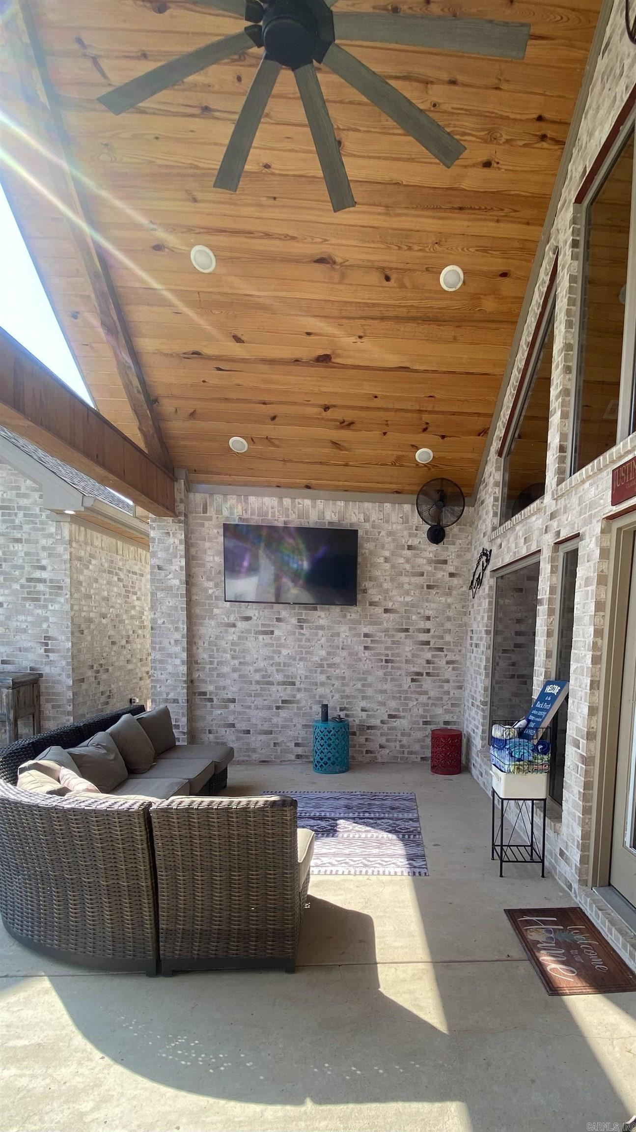 Lakeside Gardens - Residential