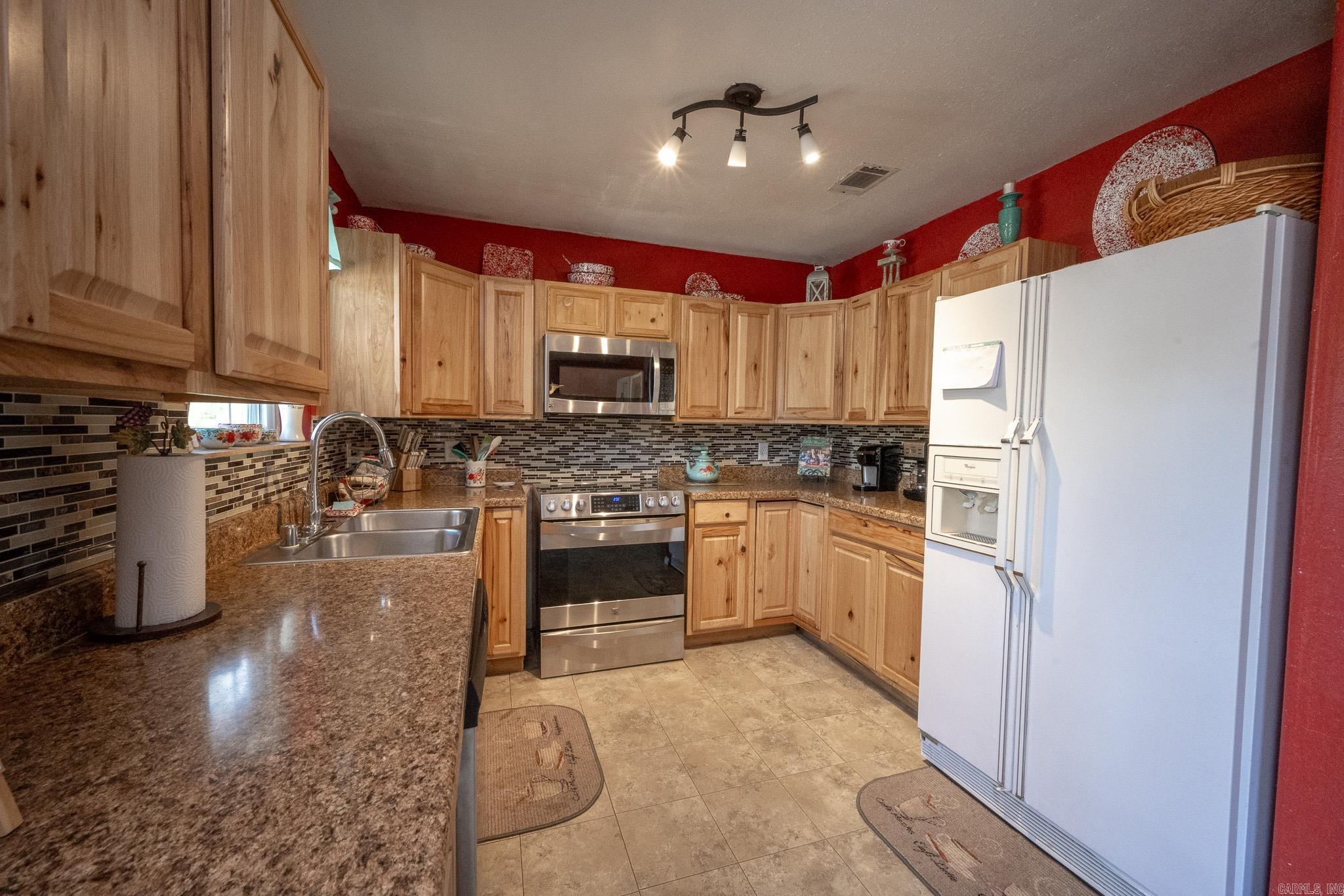 ROLLING KNOLLS ADD - Residential