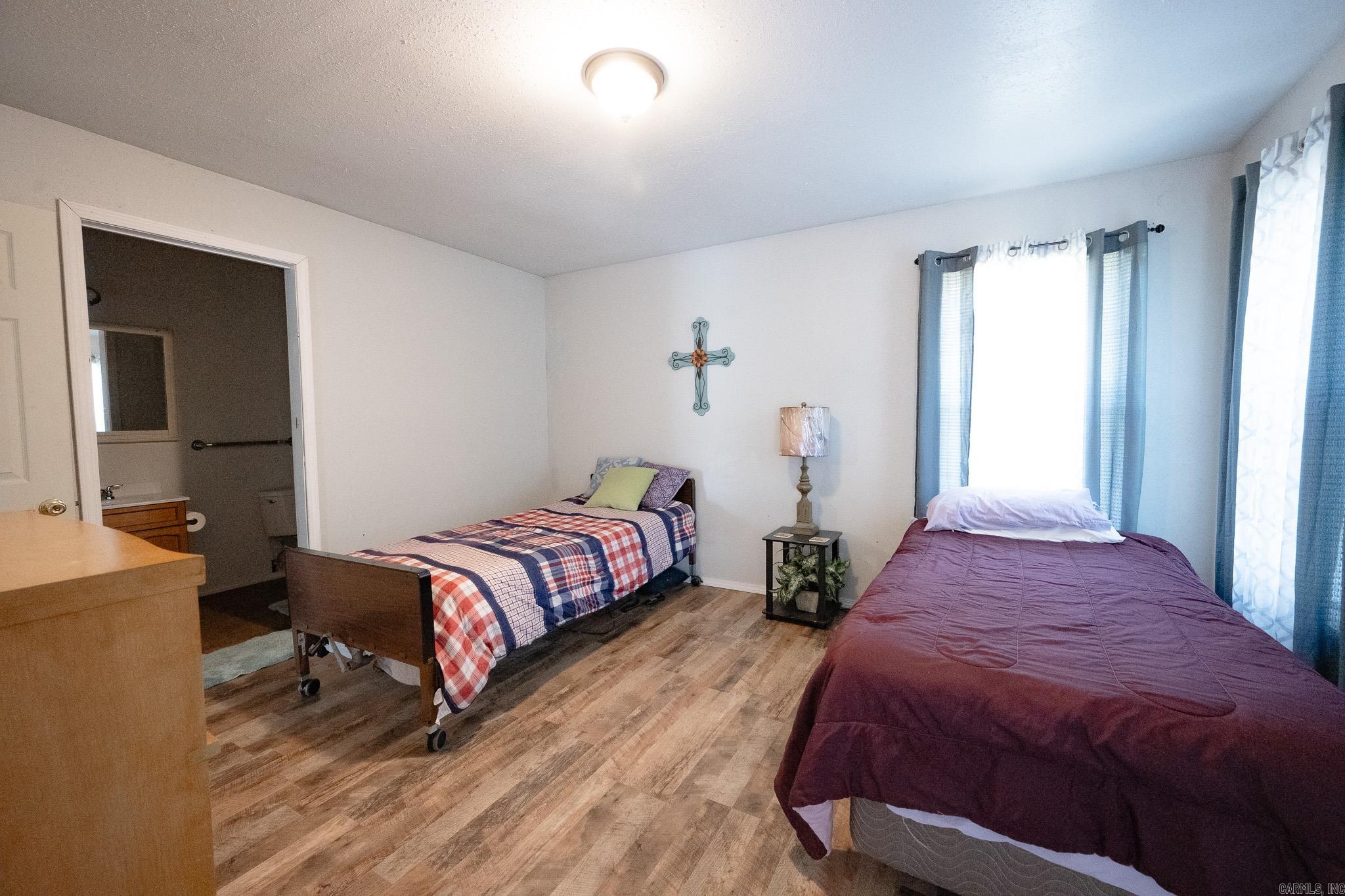 ROLLING KNOLLS ADD - Residential