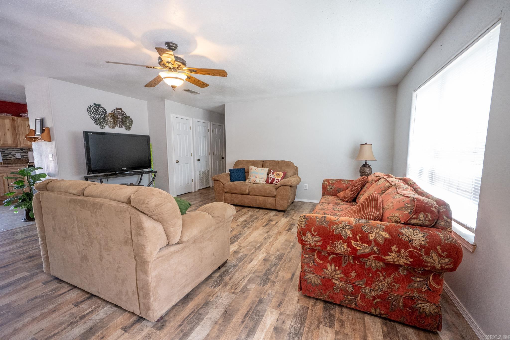 ROLLING KNOLLS ADD - Residential