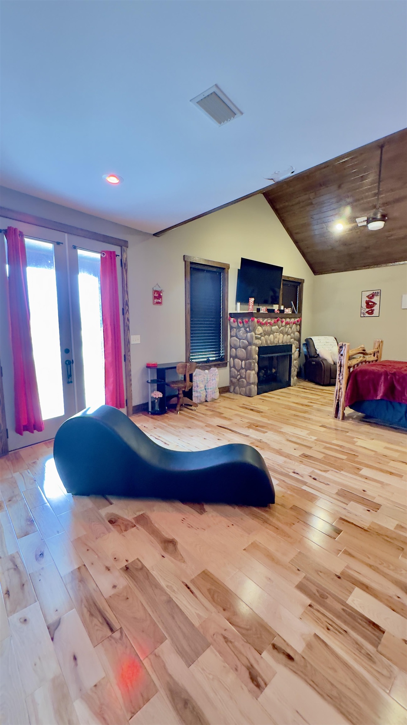 COOPERS HAWK - Residential