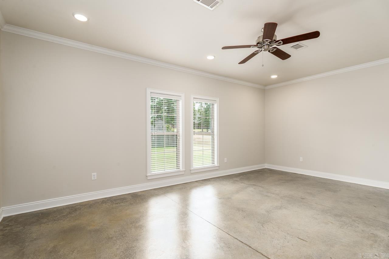SALEM WOODS - Residential