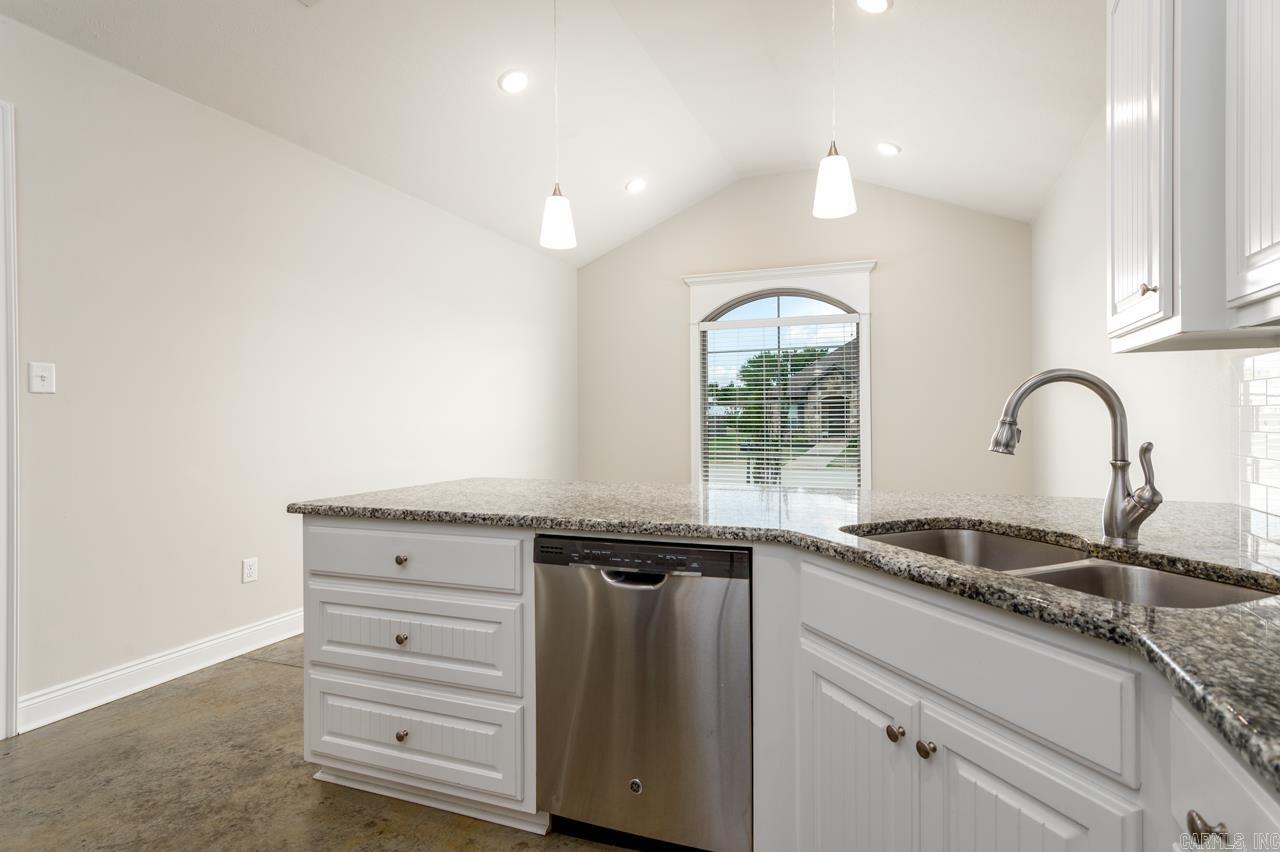 SALEM WOODS - Residential