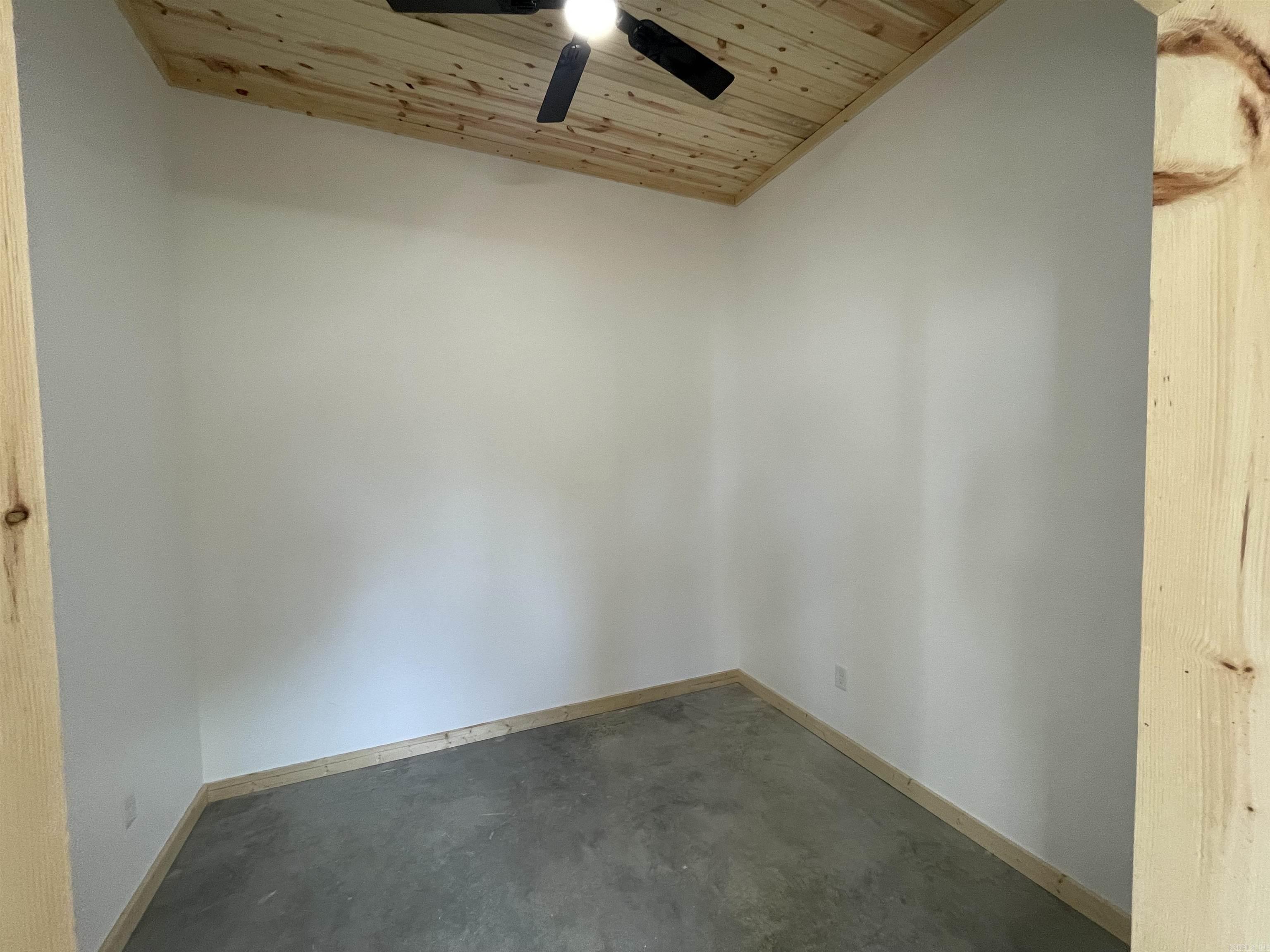 ROMANCE ACRES - Residential