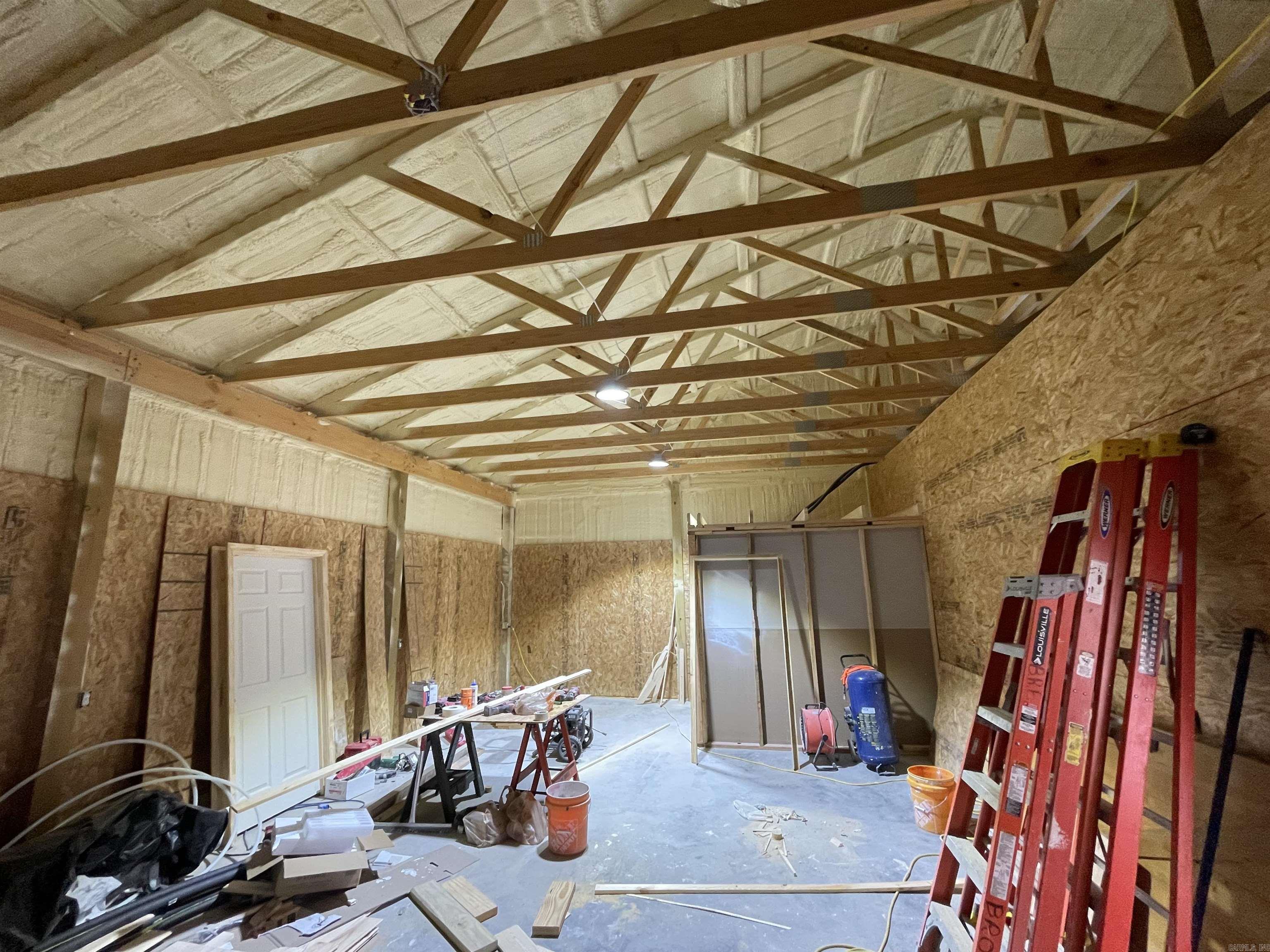 ROMANCE ACRES - Residential