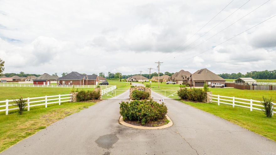 PERFECT LEVEL OVER AN ACRE LOT BACKS UP TO POND & GREEN SPACE AREA..READY FOR YOUR DREAM HOME! Estate sized lots in a gated neighborhood with Private access to Horseshoe lake.