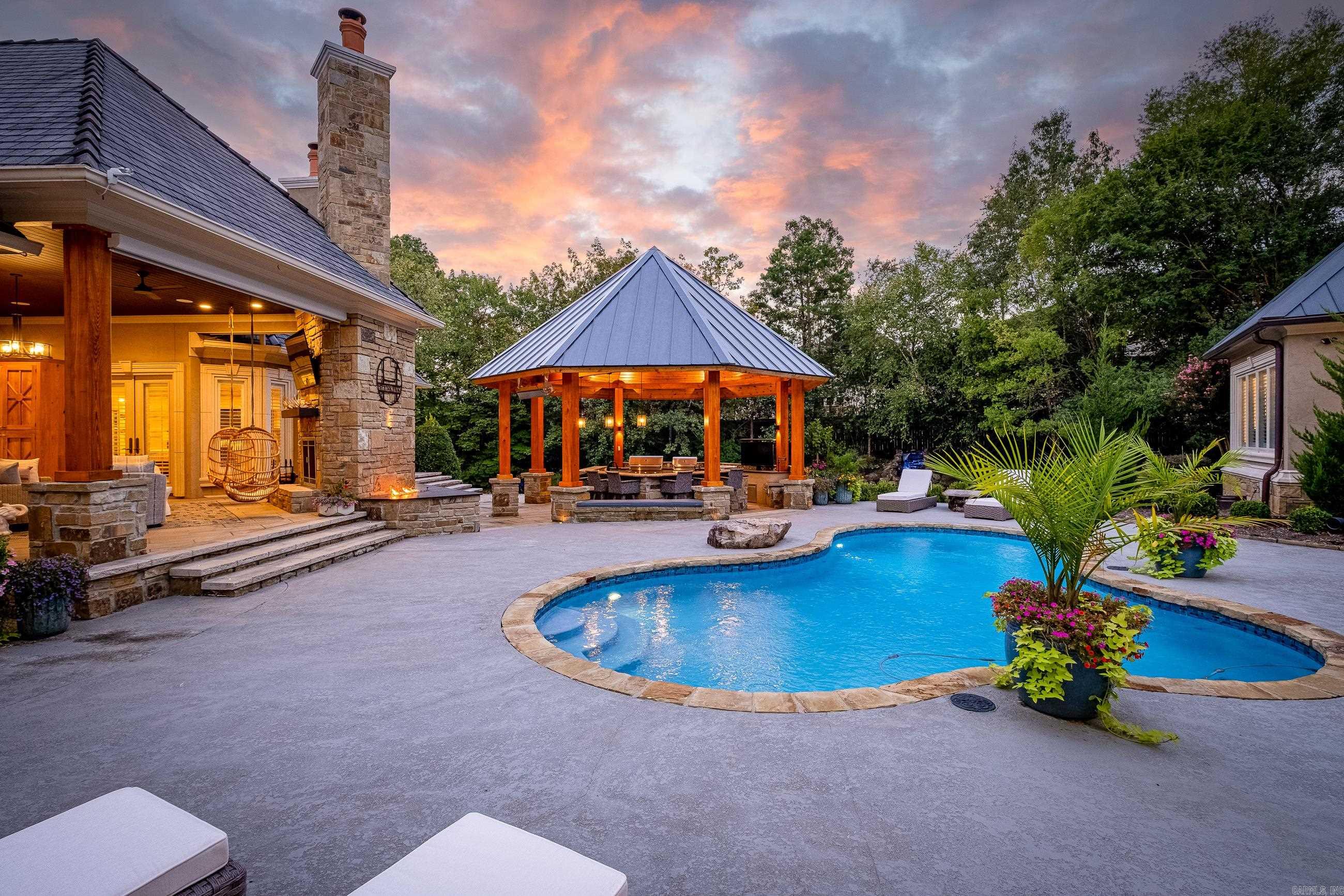 VALLEY FALLS ESTATES - Residential