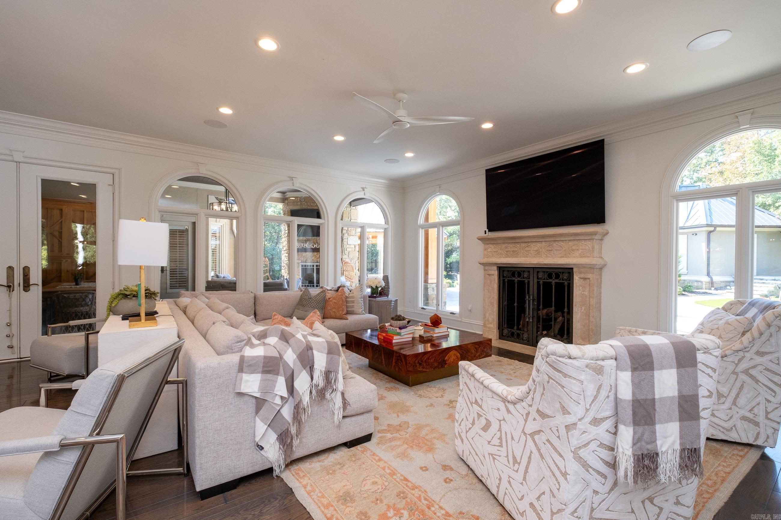 VALLEY FALLS ESTATES - Residential