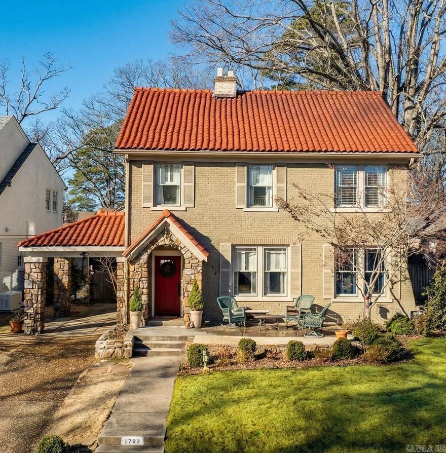 Beautifully remodeled, move-in-ready family home in the Heights filled with natural light. Formal living room, which flows into a window-filled office, and also the formal dining room. The family room has a gas-start fireplace and beautiful bookshelves flanking the fireplace. Wall of glass doors overlooks the flat, fully fenced backyard. Chef’s kitchen with large walk-in pantry, custom cabinetry, marble countertops, and panel-front appliances. Spacious primary suite with separate walk-in closets and large primary bath. Two dedicated work-from-home spaces with hard-wired internet, including a detached guest house with full bath. Full wet bar with ice maker & beverage refrigerator. Large laundry room upstairs near the bedrooms that has utility sink & custom cabinetry. Two other bedrooms & two full baths on the second floor, and the third floor can be a fourth bedroom or a playroom. Abundant storage throughout home. Beautiful custom-built gates at top and bottom of staircase, ideal for young children or pets. Whole-house generator, ample parking, & covered patio with ceiling fans & updated hanging daybed. This home is very special!