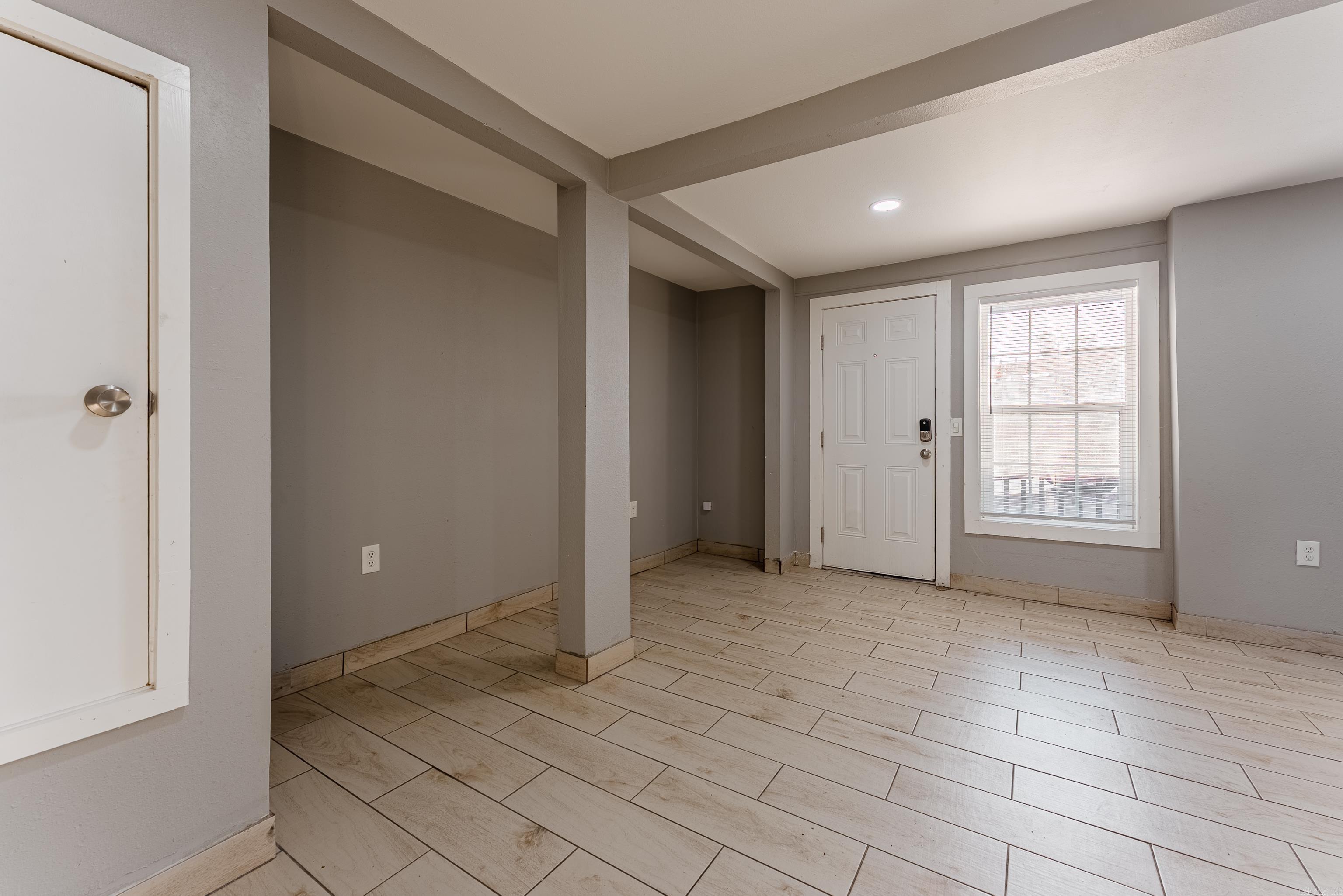 CITY OF LR L18 - Residential Income