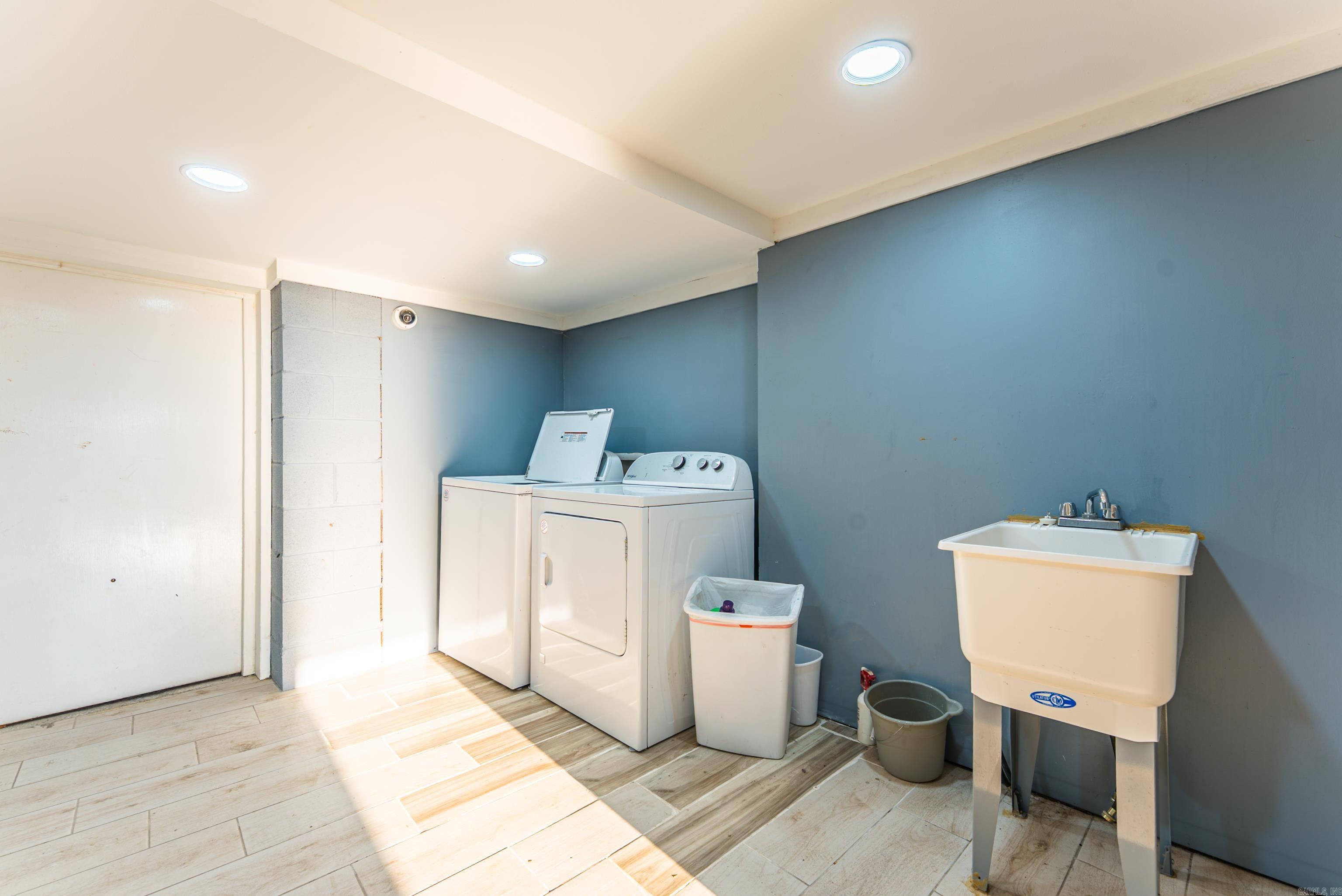 CITY OF LR L18 - Residential Income