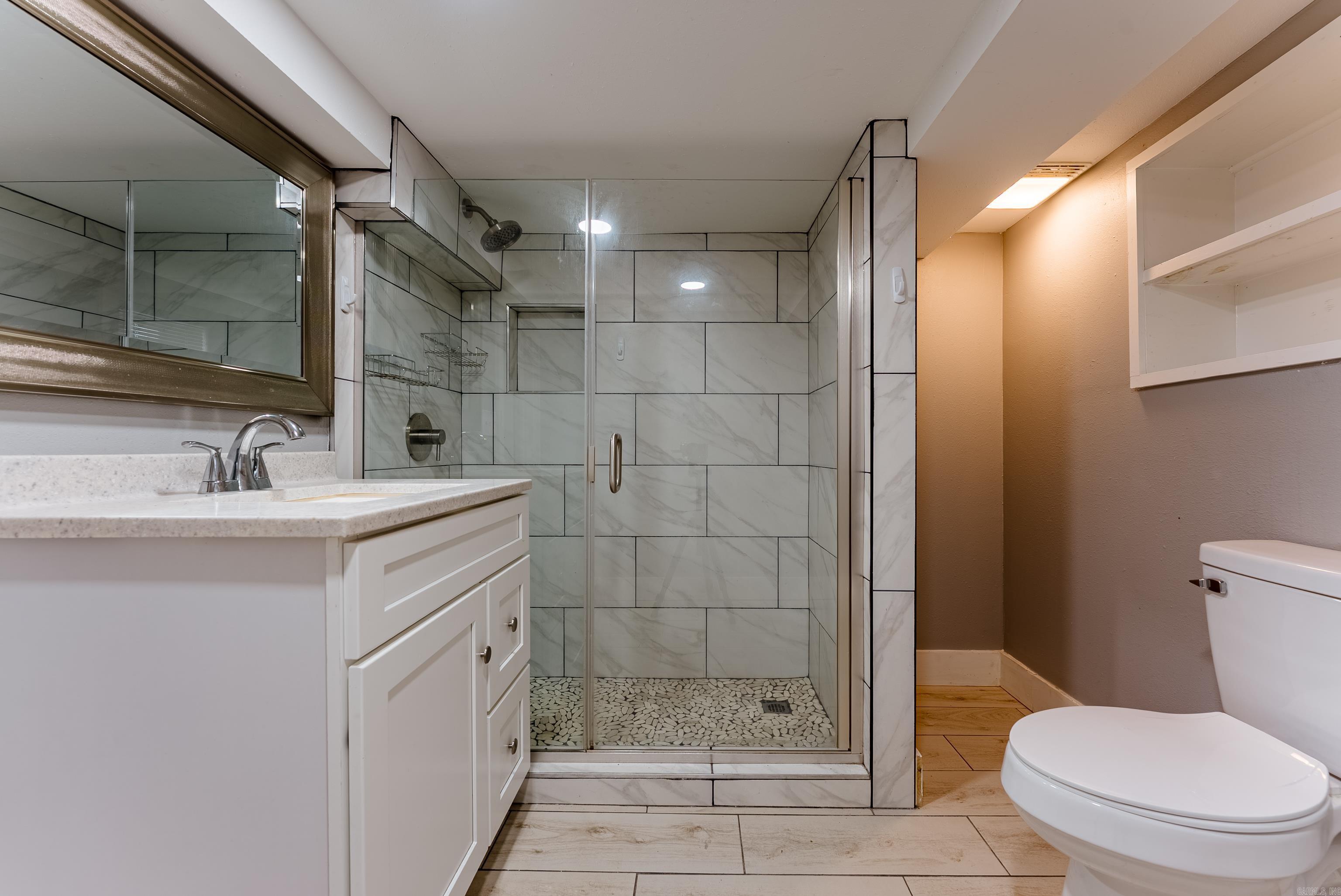 CITY OF LR L18 - Residential Income