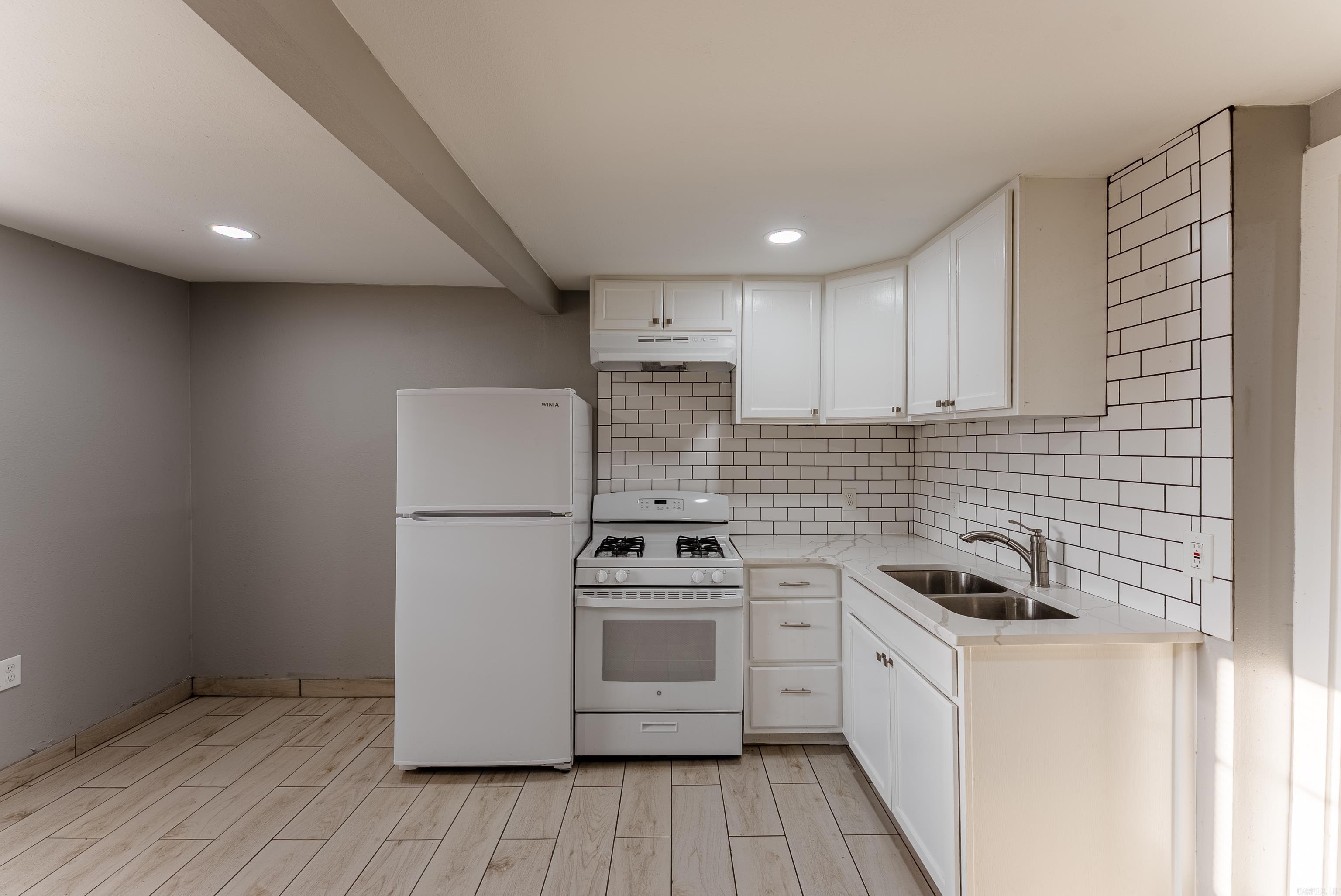 CITY OF LR L18 - Residential Income