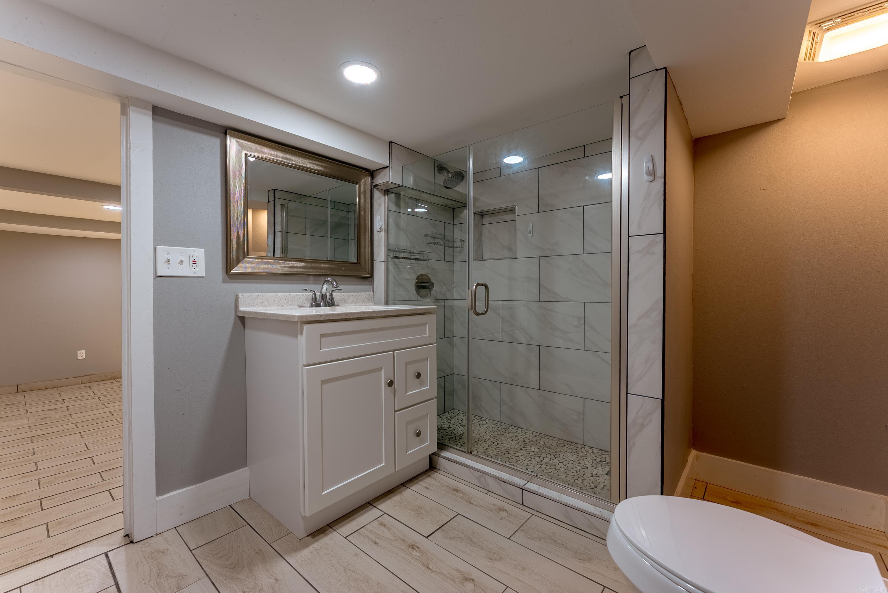 CITY OF LR L18 - Residential Income