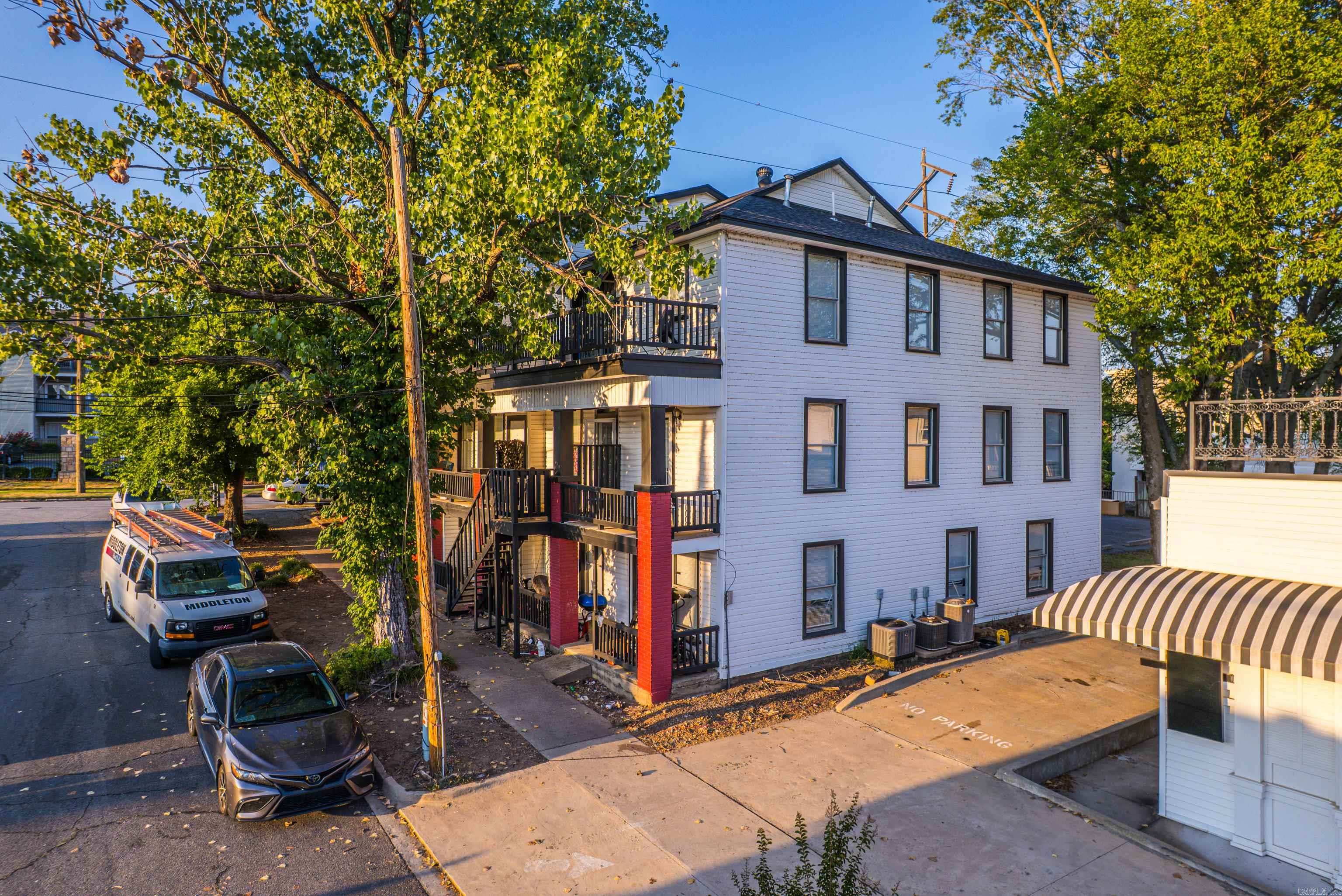 CITY OF LR L18 - Residential Income