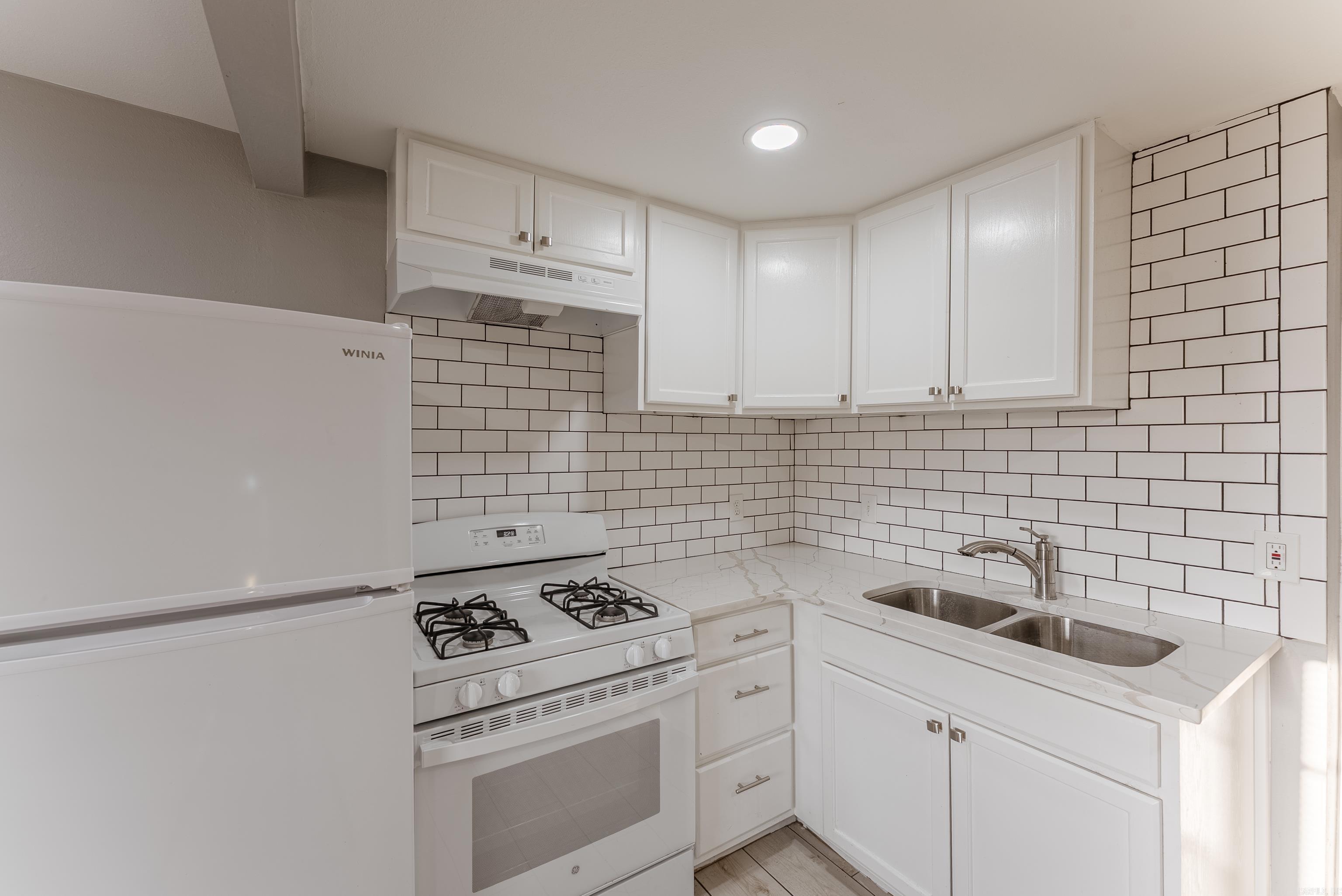 CITY OF LR L18 - Residential Income