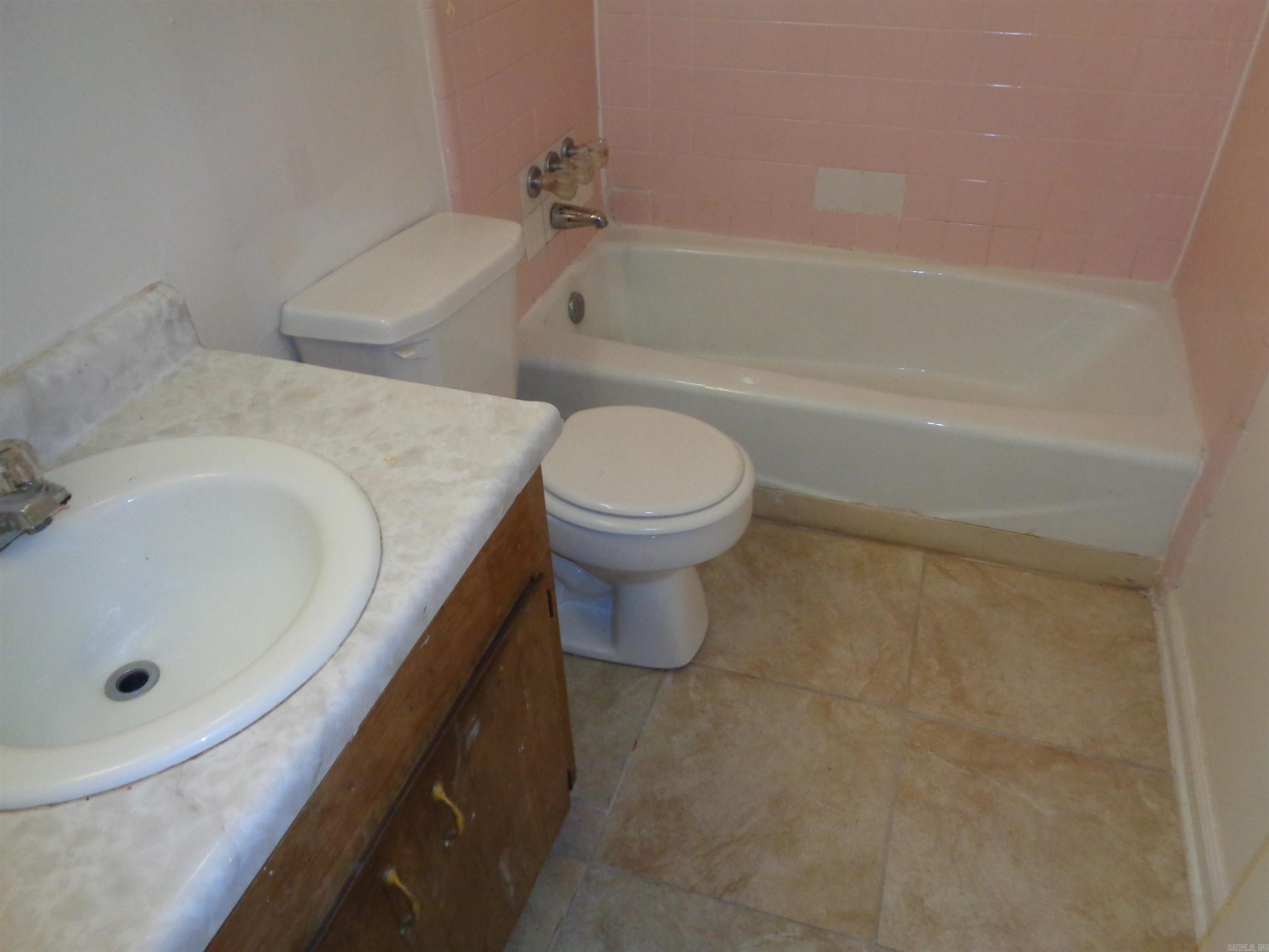 Twin Lakes - Residential Lease