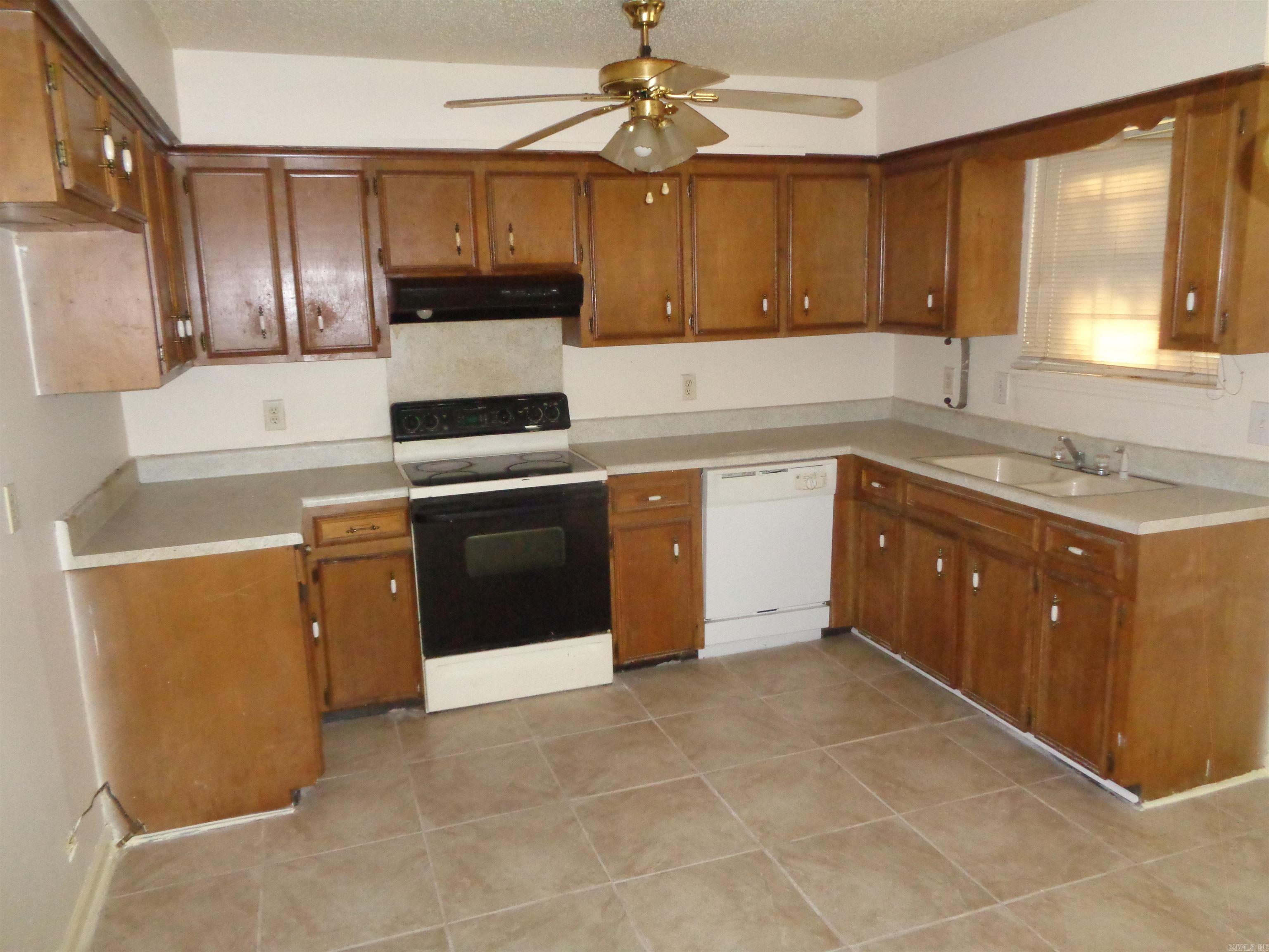 Twin Lakes - Residential Lease