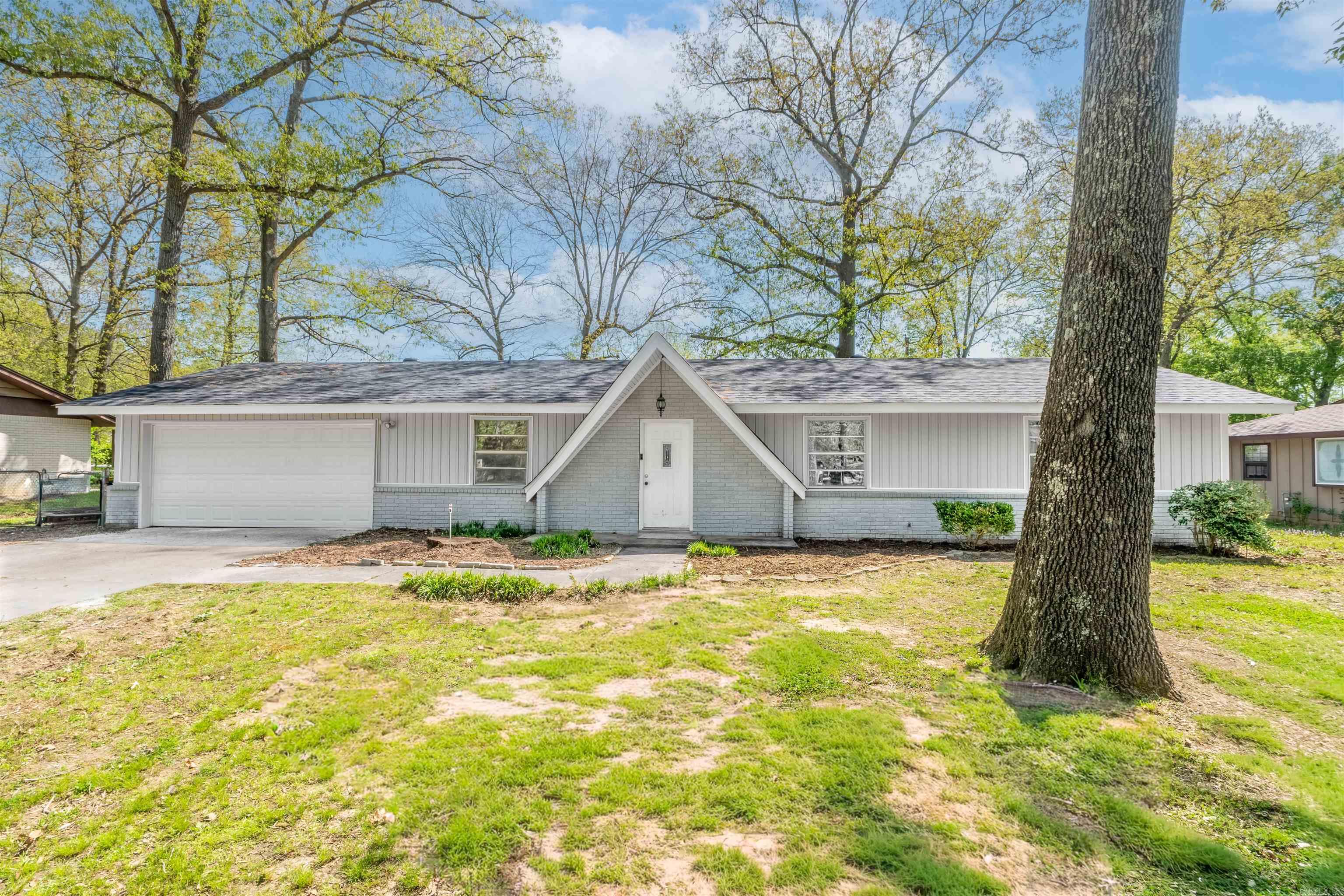 ARBOR OAKS - Residential