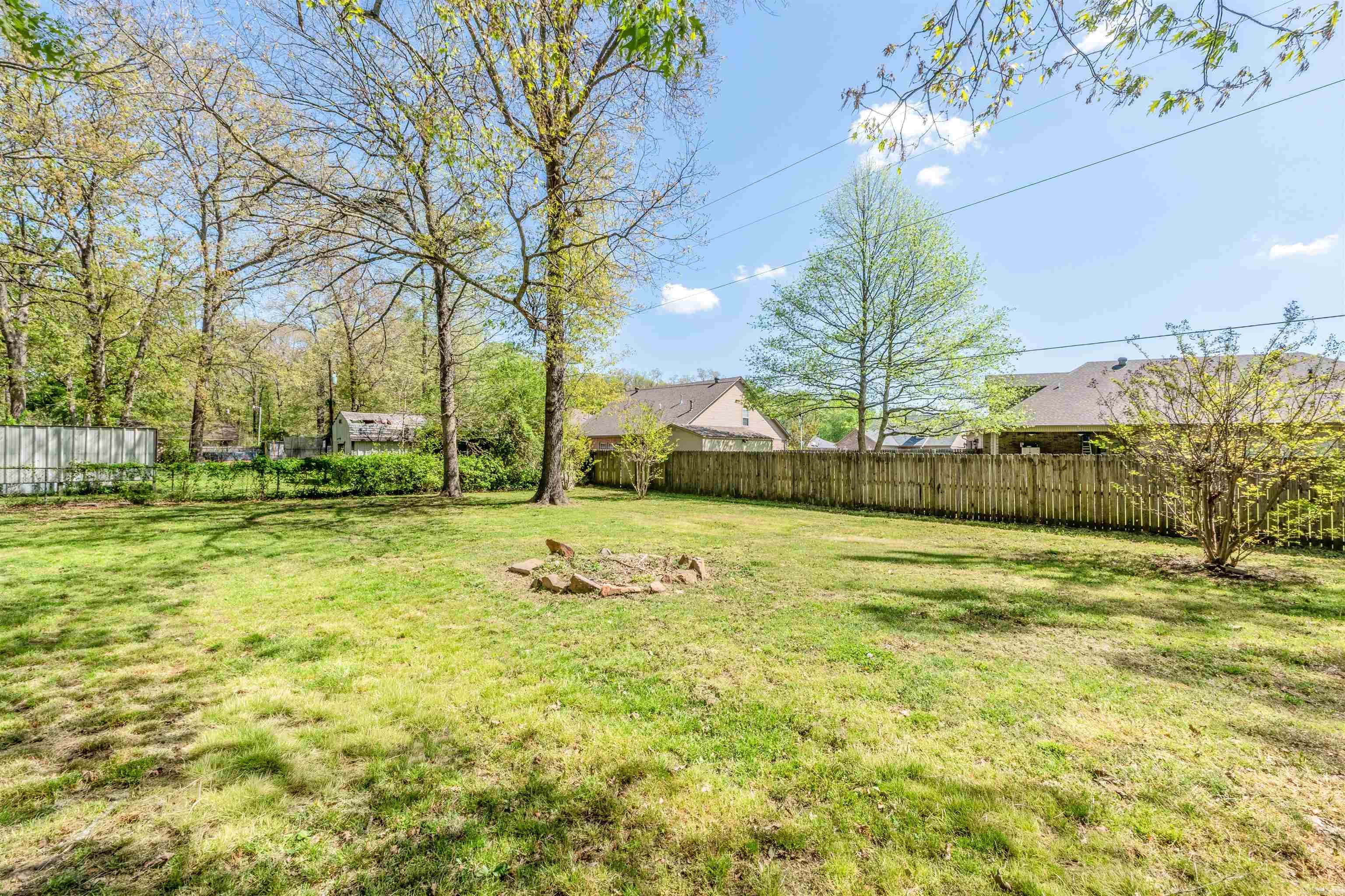 ARBOR OAKS - Residential