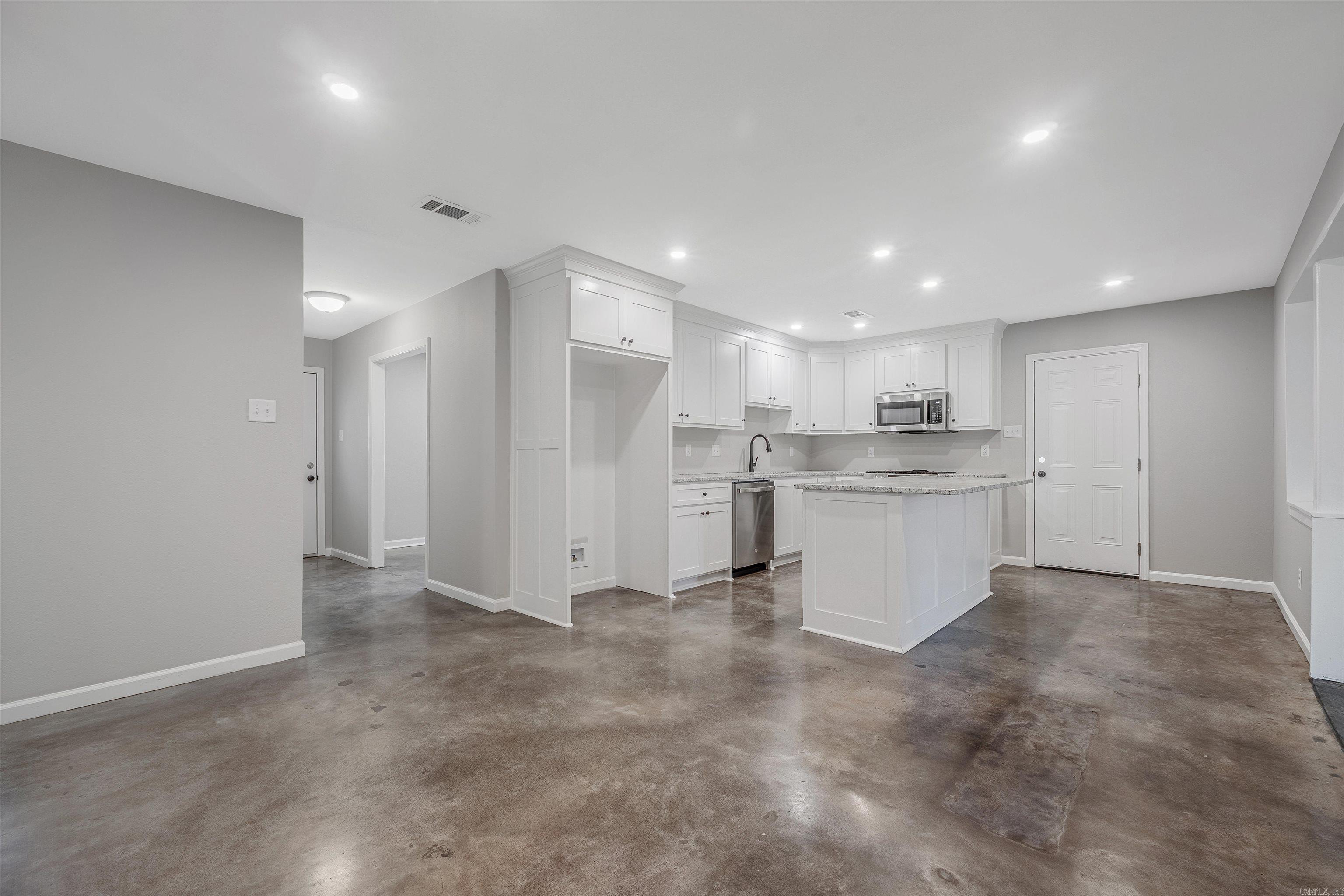 ARBOR OAKS - Residential